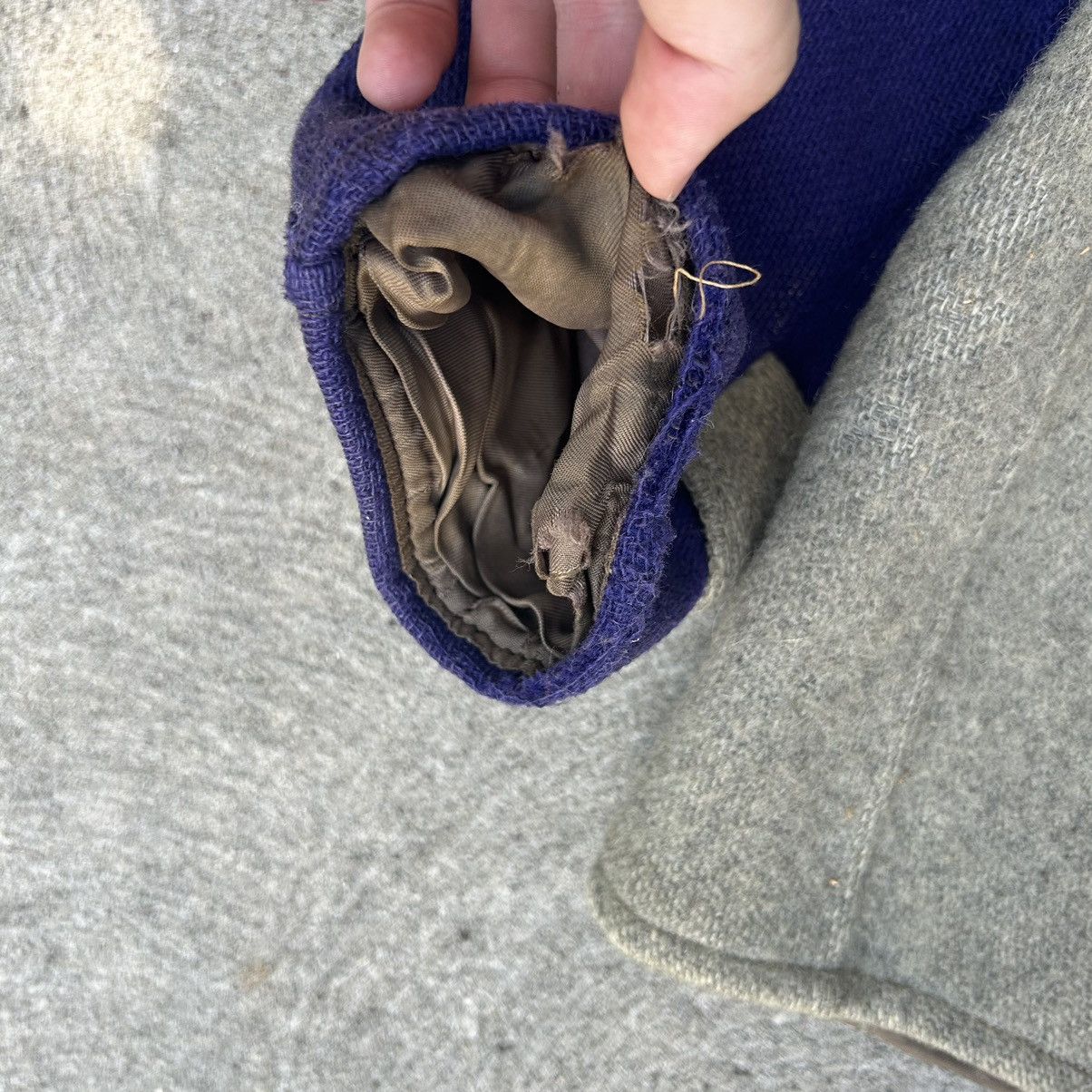 Vintage Vintage Purple Letterman's Jacket 1940s Size L Grey Blue Size US L / EU 52-54 / 3 - 9 Thumbnail