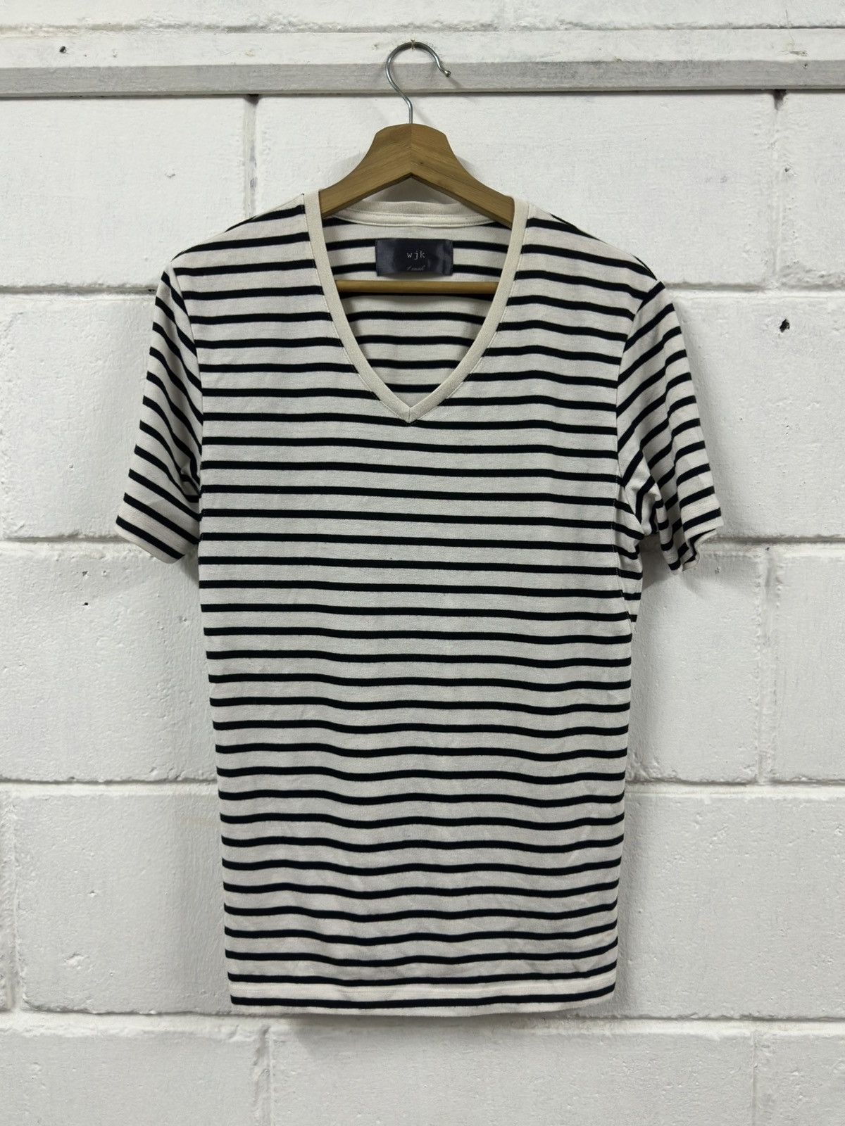 wjk Wjk®️ 1 miles Stripes V-Neck S/S Tee Size US M / EU 48-50 / 2 - 4 Thumbnail