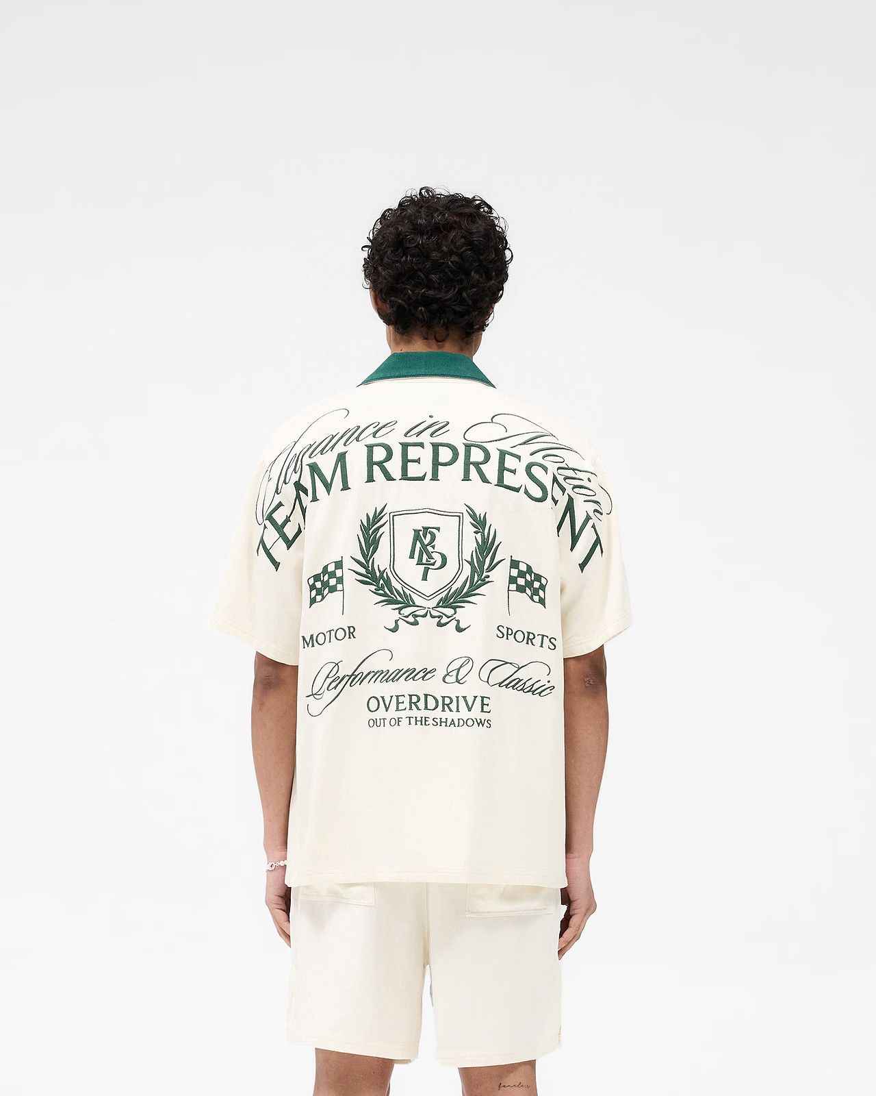 Represent Clo. o1mle1125 Crest Shirt in White Size US XL / EU 56 / 4 - 5 Thumbnail