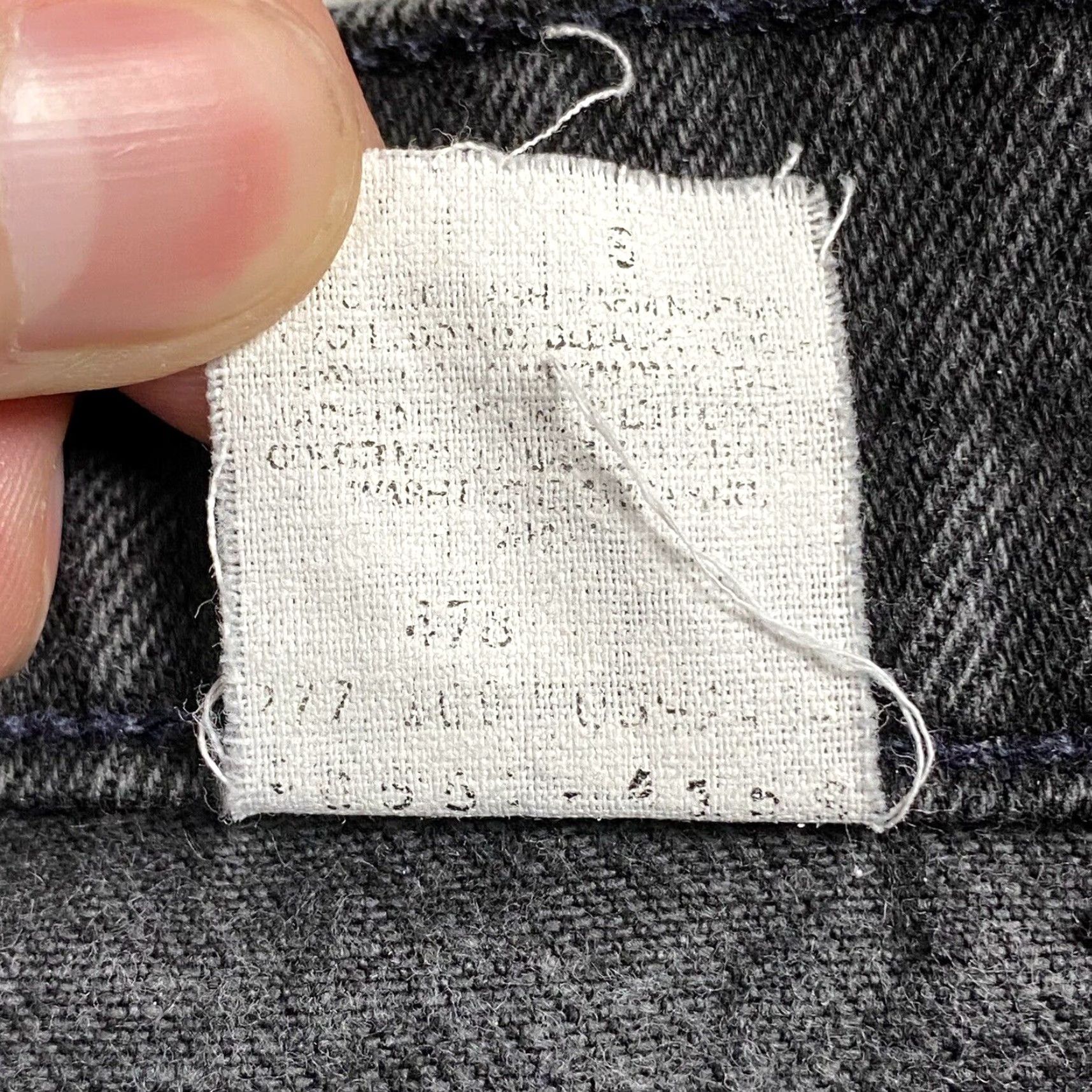 Levi's VINTAGE Levi's 550 Jeans Tapered Relaxed Fit Men 35x31 Faded Black 90s American Denim Charcoal Wash Regular Rise Mens Jeans Size US 35 - 7 Thumbnail