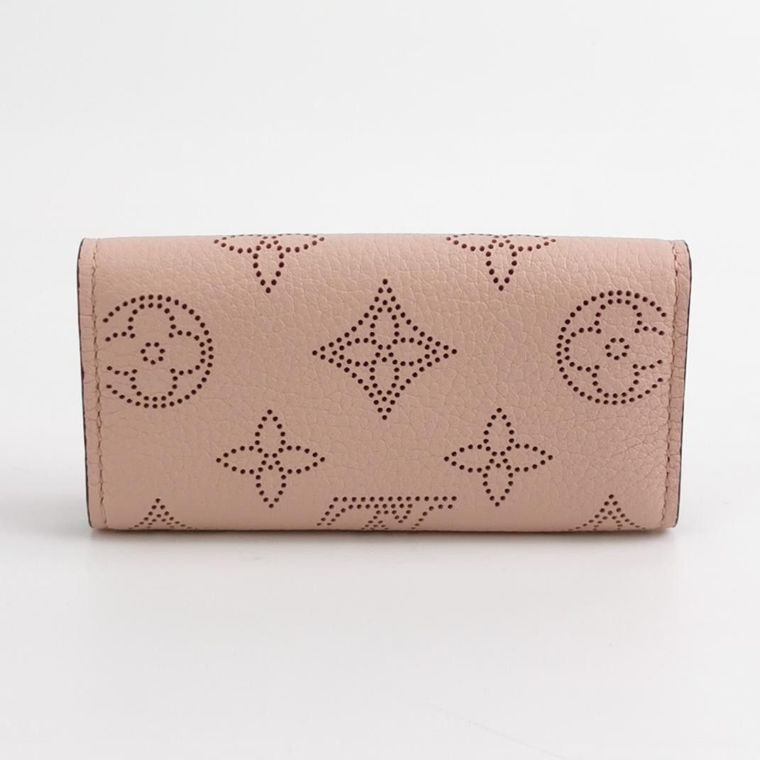 Louis Vuitton Louis Vuitton (LV) Mahina leather solid color hollow old fl Size ONE SIZE - 2 Thumbnail