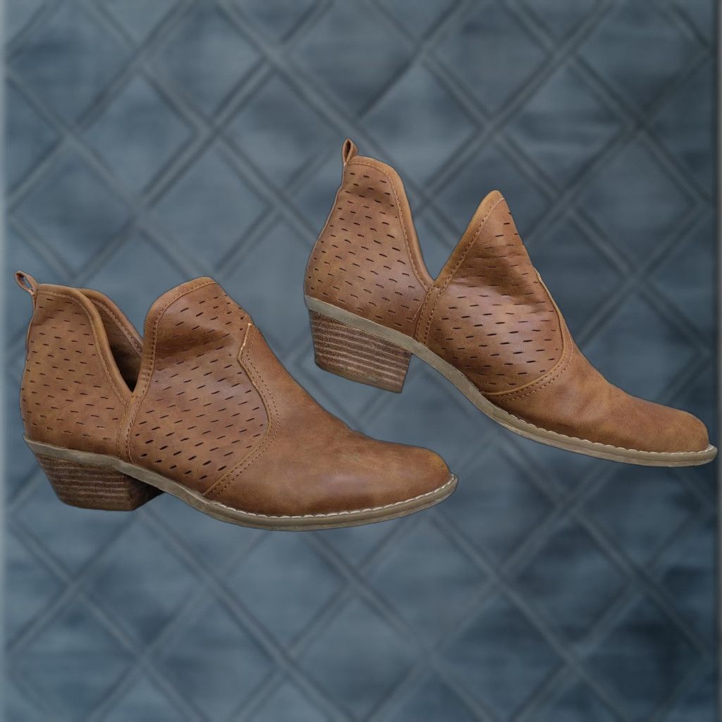 Vintage Report Boots Womens Size 10 Brown Perforated Ankle Booties Block Heel Boots Casual Women’s Shoes Size US 10 / IT 40 - 1 Thumbnail