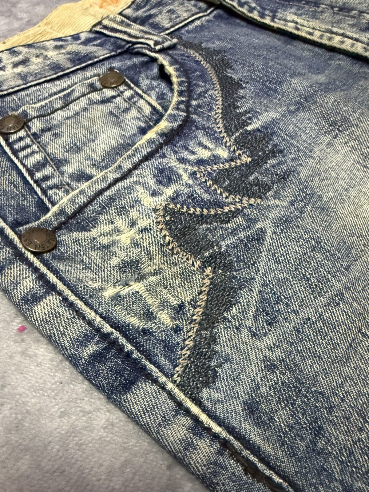 Japanese Brand Hang Ten Tribal Pocket Mud Wash Wide Leg Flared Jeans Size US 30 / EU 46 - 13 Thumbnail