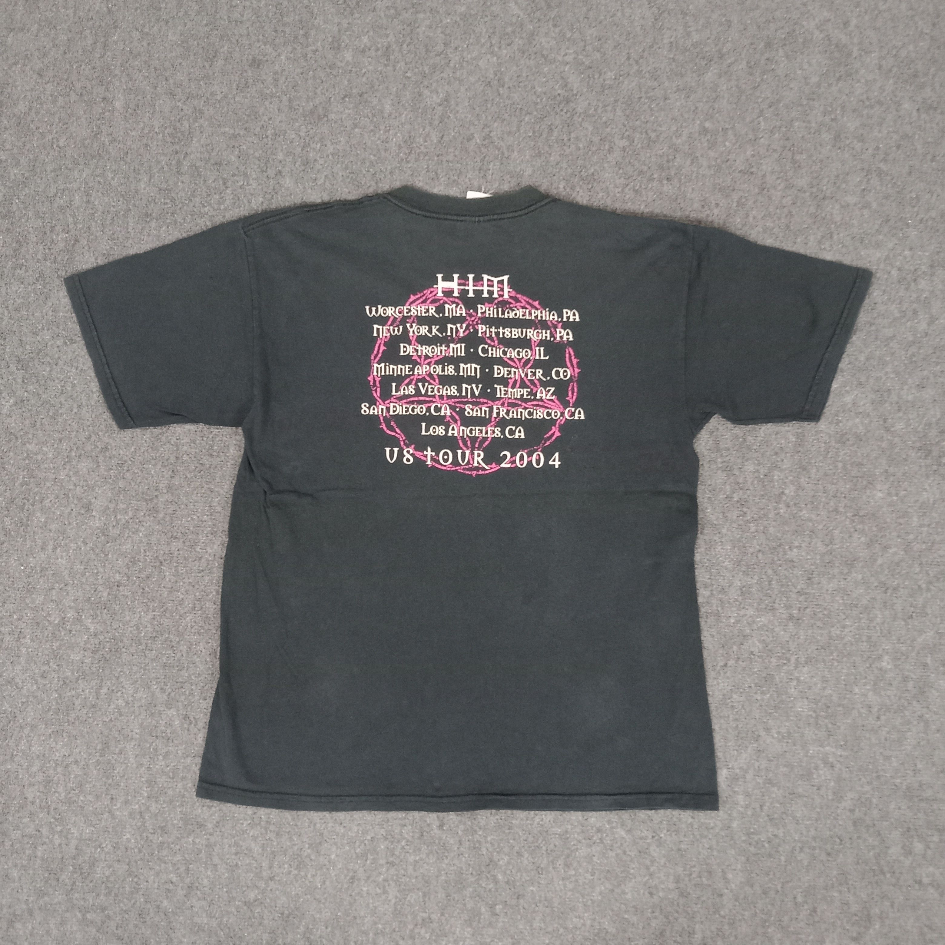 Band Tees × Vintage HIM American US Tour 2004 Rock Band Tshirt Size US L / EU 52-54 / 3 - 1 Thumbnail
