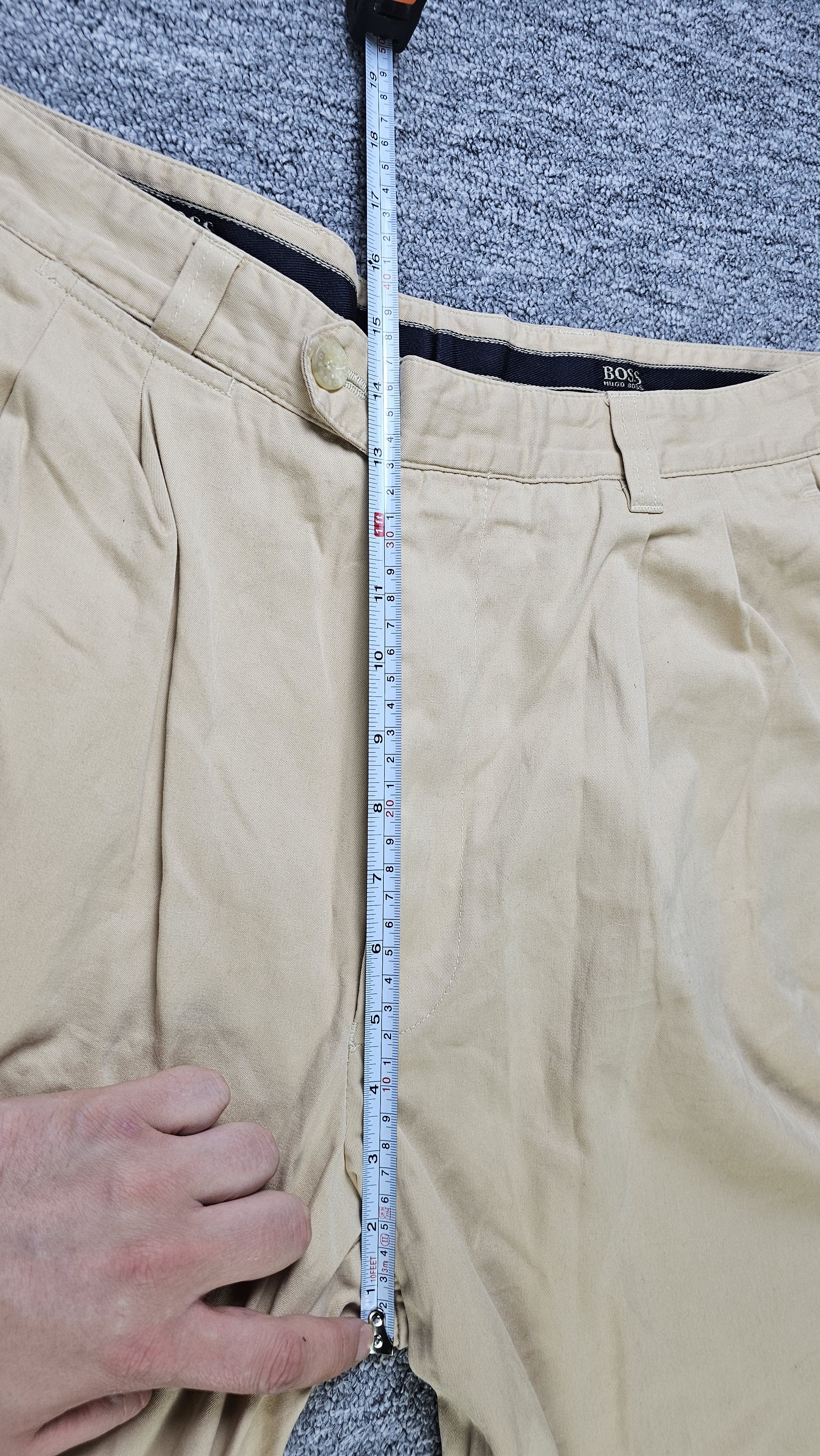 Hugo Boss × Vintage Vintage 90s Hugo Boss Pleated Chinos Beige Size US 34 / EU 50 - 10 Thumbnail