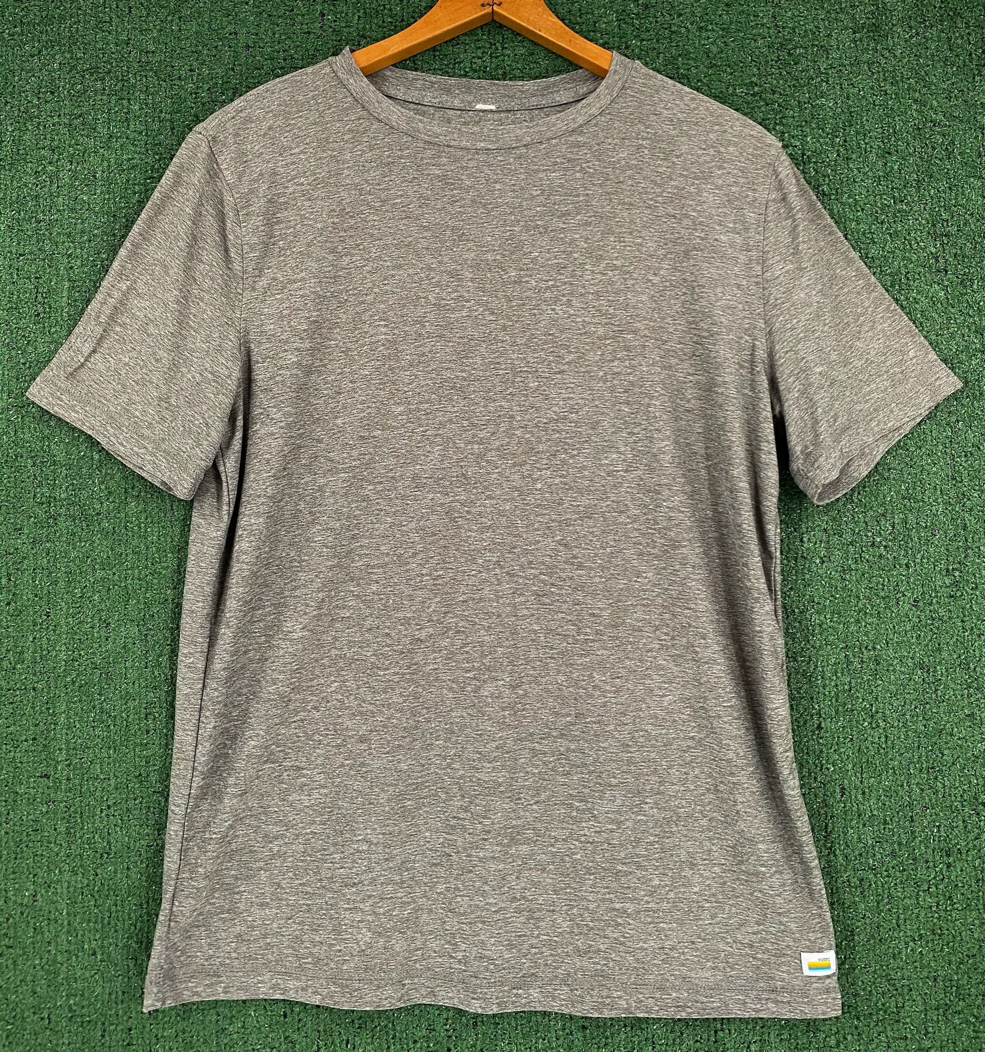 Vuori Vuori Strato Tech Sage Green Performance T-shirt Men’s Small Size US S / EU 44-46 / 1 - 1 Thumbnail