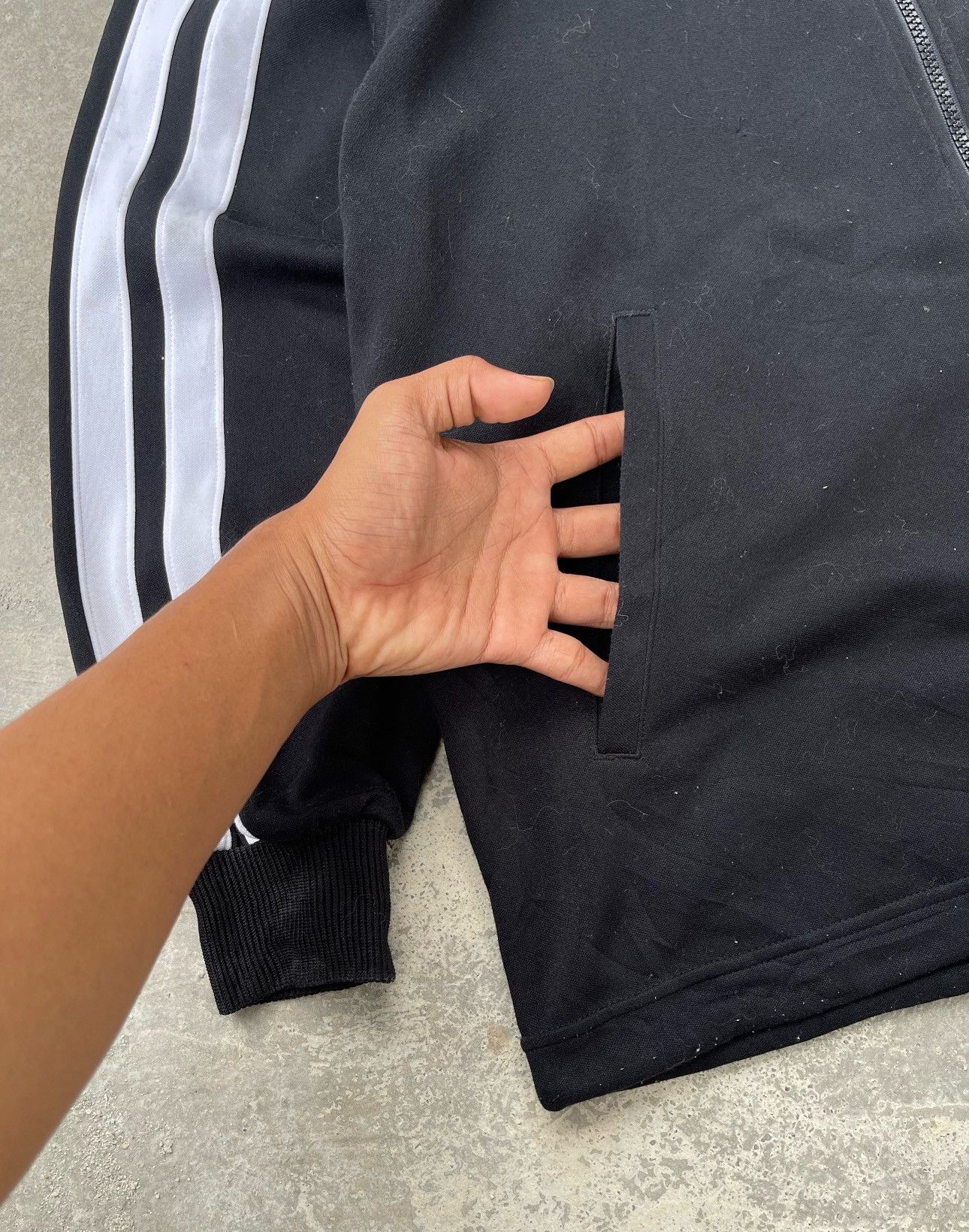 Adidas × Vintage 🔥Vintage Adidas Embroidered Logo Track Top Size US L / EU 52-54 / 3 - 9 Thumbnail
