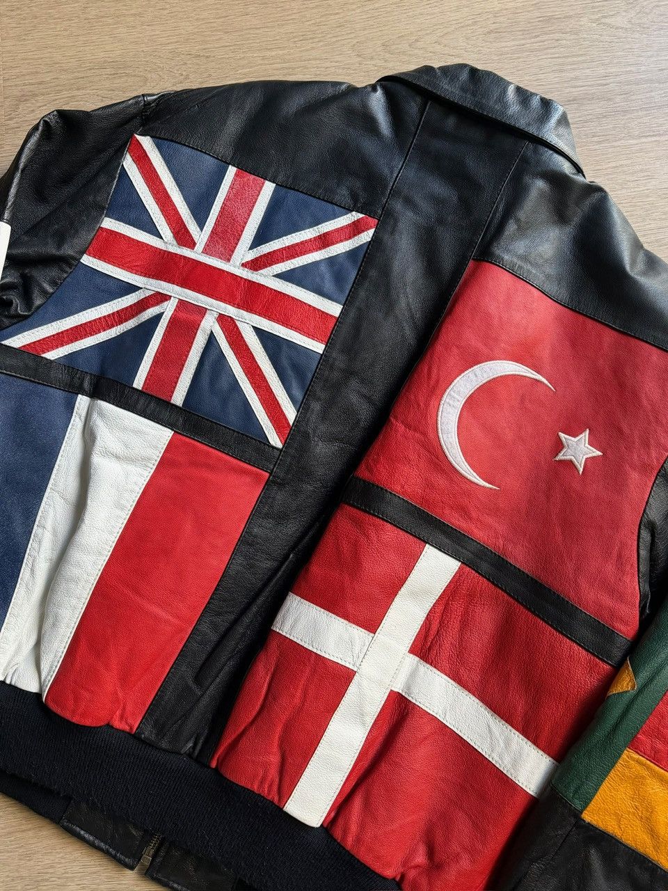 Genuine Leather Vintage Phase 8 International Flag Leather Jacket XL Size US XL / EU 56 / 4 - 5 Thumbnail
