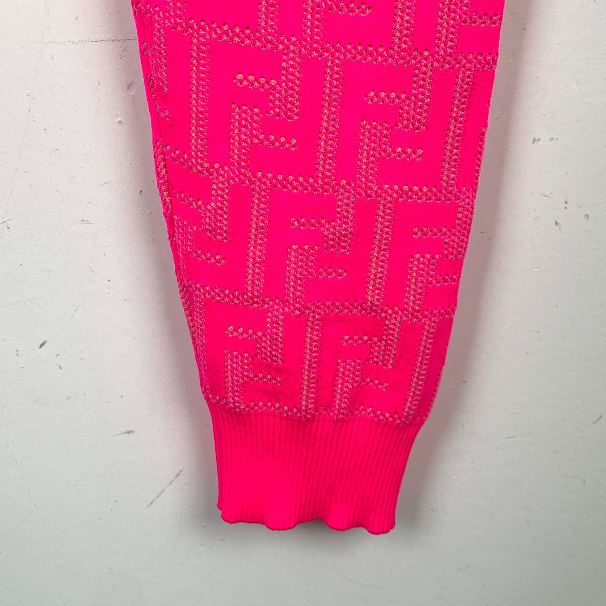 Fendi Fendi Pink Logo Monogram Knit Jogger Pants (Size M) Size 40" / US 18 - 5 Thumbnail