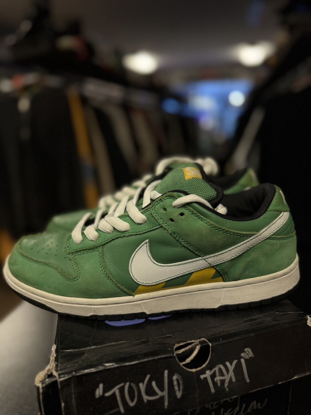 Nike Size 11 - Nike SB Dunk Low Pro Taxi Series - Tokyo 2006 Size US 11 / EU 44 - 8 Thumbnail