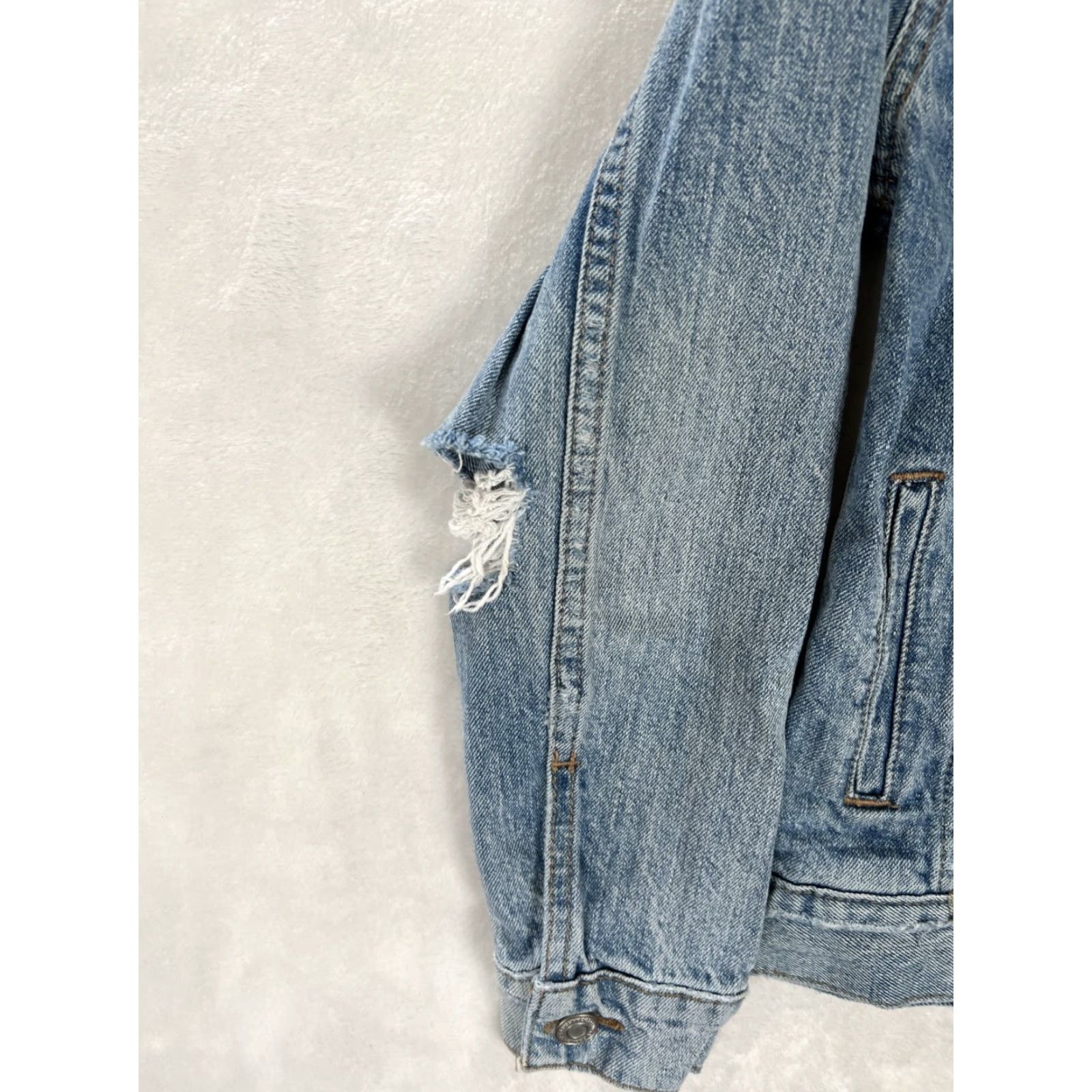 Lucky Brand Lucky Brand Tomboy Trucker Denim Jacket Women's XS Distressed 90s Classic Size XS / US 0-2 / IT 36-38 - 3 Thumbnail