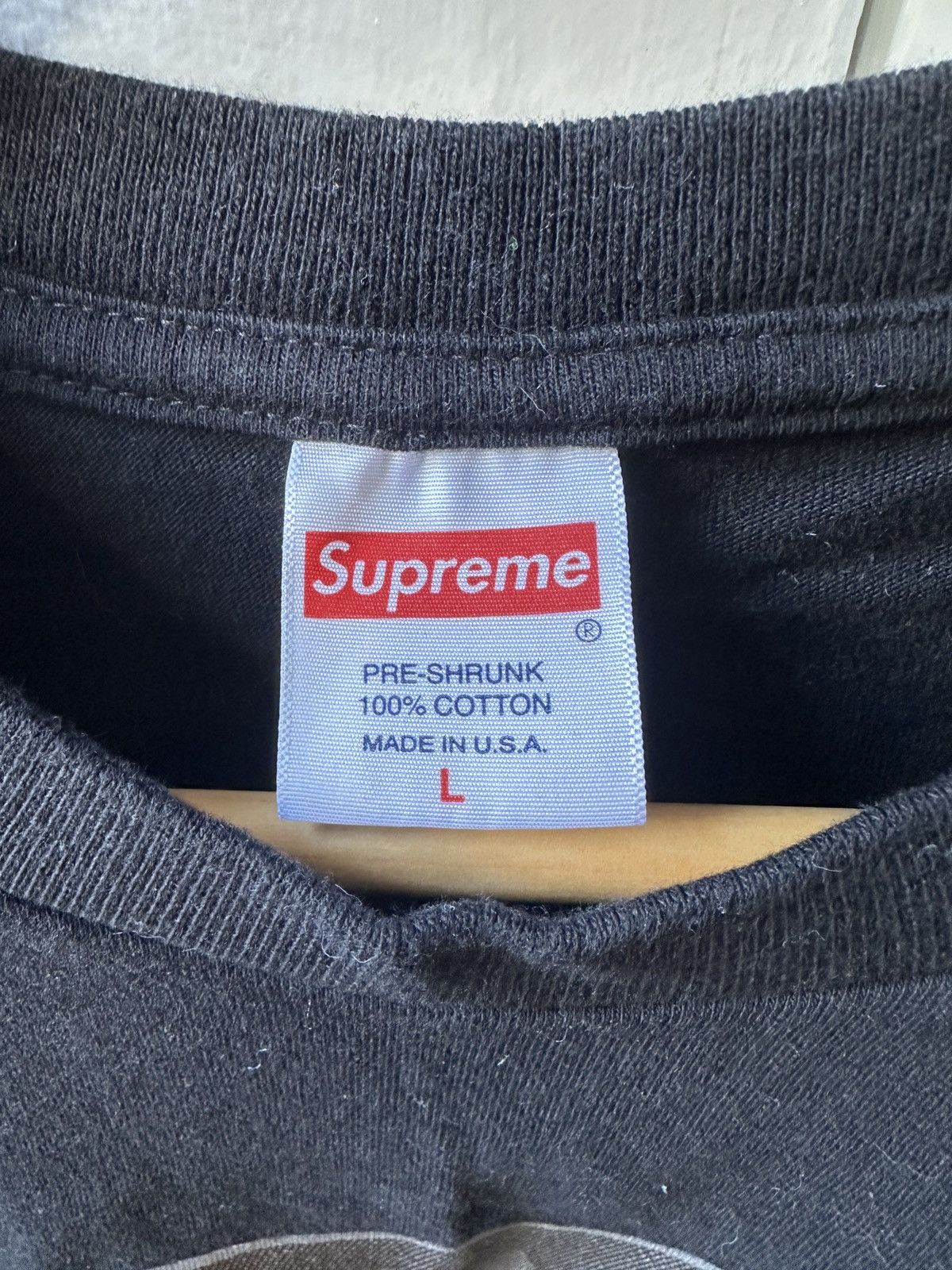 Supreme Supreme Chair Tee SS18 Black Large Size US L / EU 52-54 / 3 - 3 Thumbnail