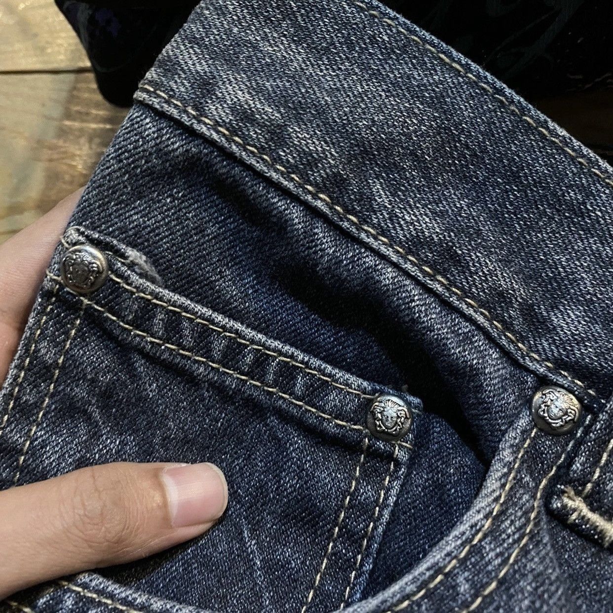 Versace Jeans Couture Vintage Versace Jeans Couture Black Denim Jeans Size US 30 / EU 46 - 12 Thumbnail