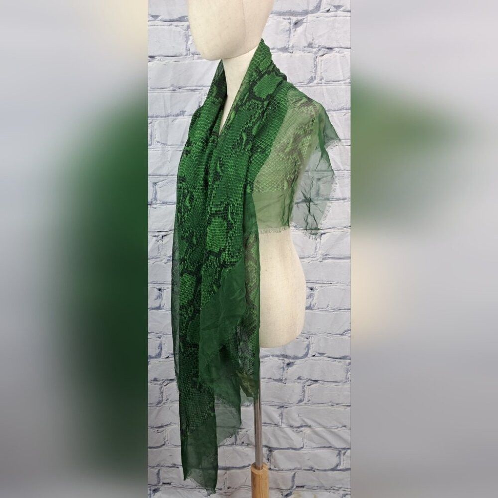 Burberry Burberry Women's Scarf Green Reptile Snakeskin 100% Silk It Size ONE SIZE - 8 Thumbnail