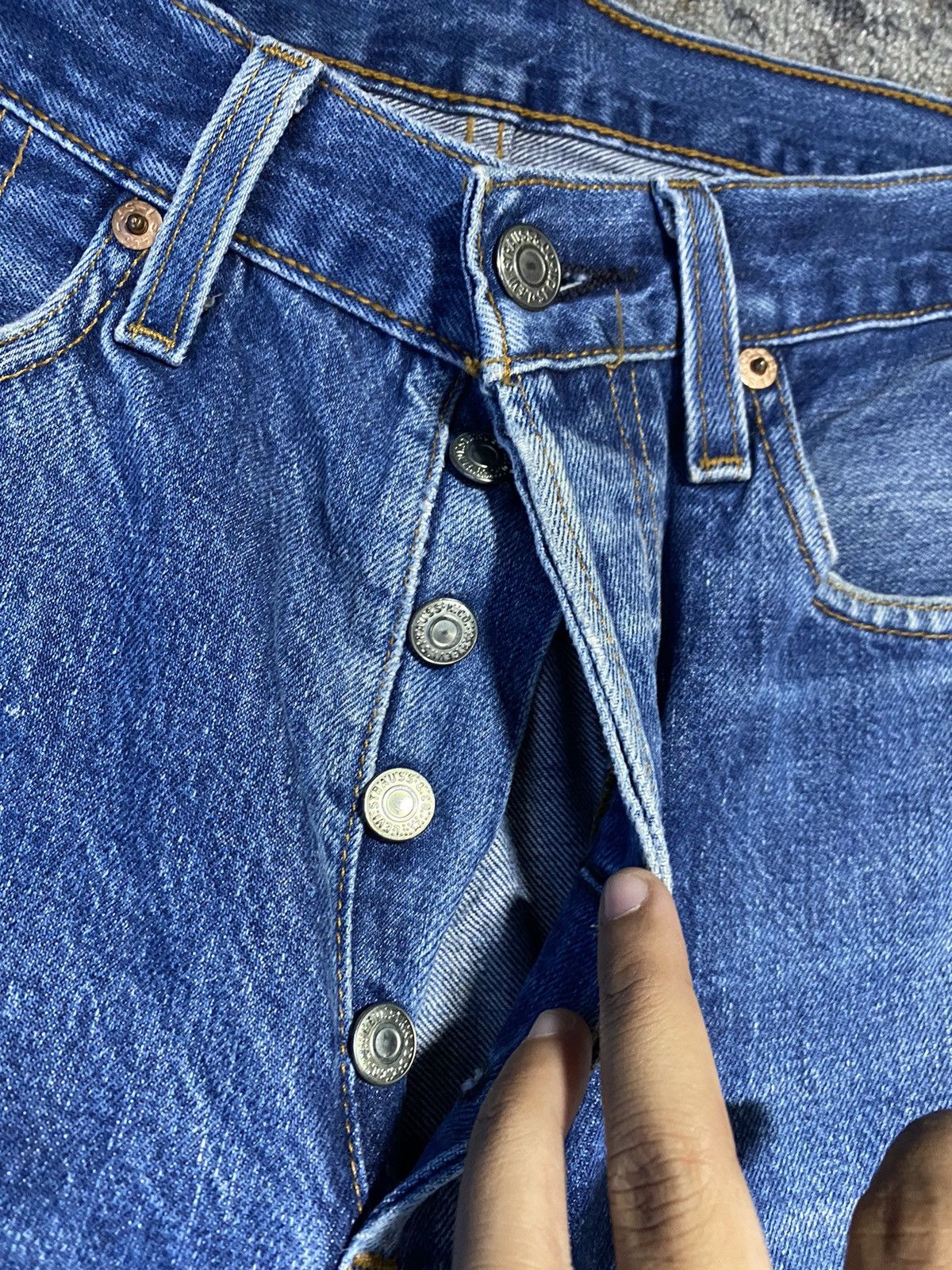 Levi's Levis denim jeans vintage selvedge 90’s distressed Size US 30 / EU 46 - 4 Thumbnail