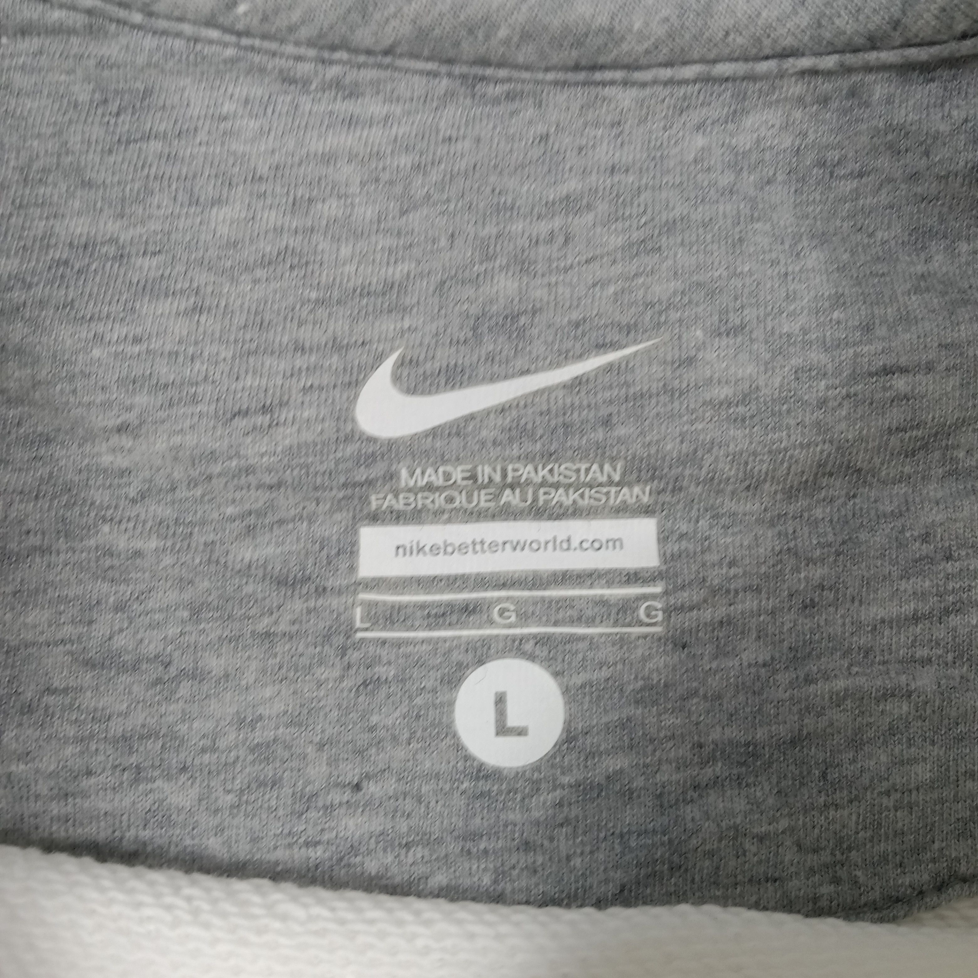 Nike Nike Small Swoosh Embroidery Sweatshirt C290N32 Size US M / EU 48-50 / 2 - 3 Thumbnail