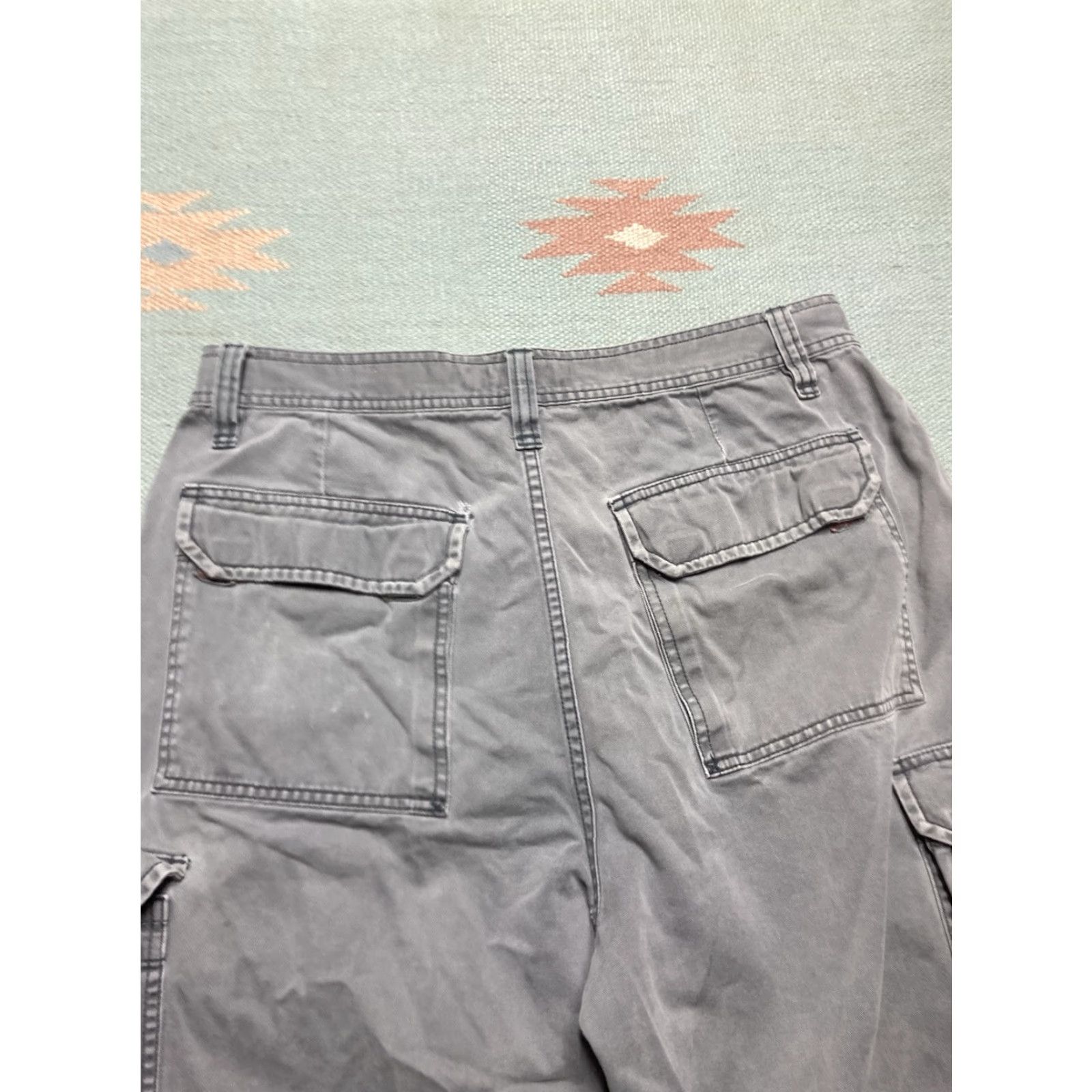 Vintage VINTAGE Unionbay Cargo Shorts Men 33 Gray Cargo Vintage Y2K Baggy Wide Leg 90s Skater Hiking Mens Size US 33 - 8 Thumbnail