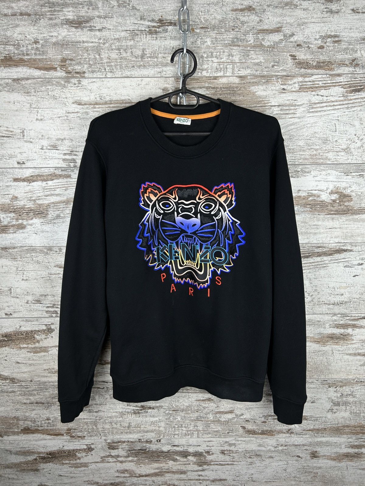 Get the Men's Black Kenzo Gradient Colour Classic Tiger Logo T