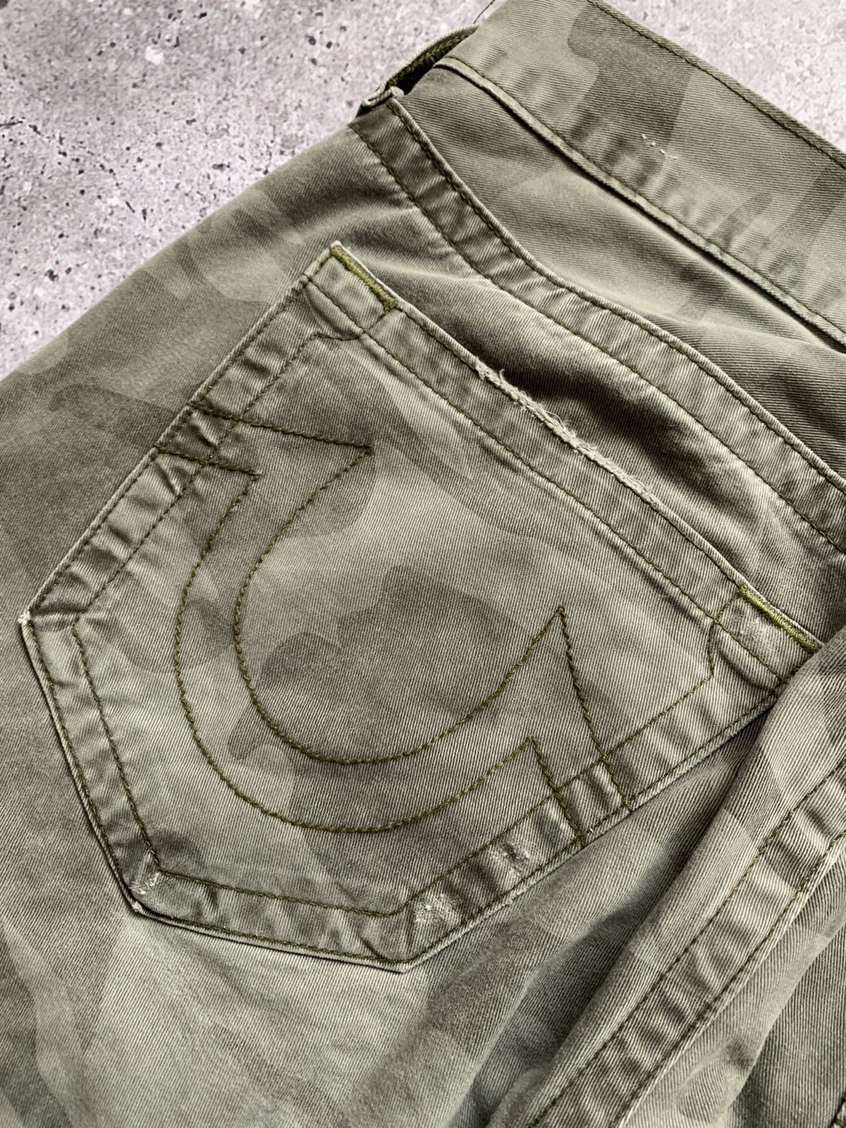 True Religion 🔥CRAZY TRUE RELIGION DISTRESSED CAMO PANTS Y2K Size US 36 / EU 52 - 6 Thumbnail