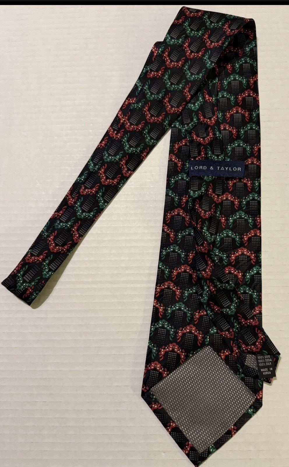 Lord & Taylor Lord & Taylor Men Black Red/Green Xmas Garland Silk Necktie Size ONE SIZE - 4 Thumbnail