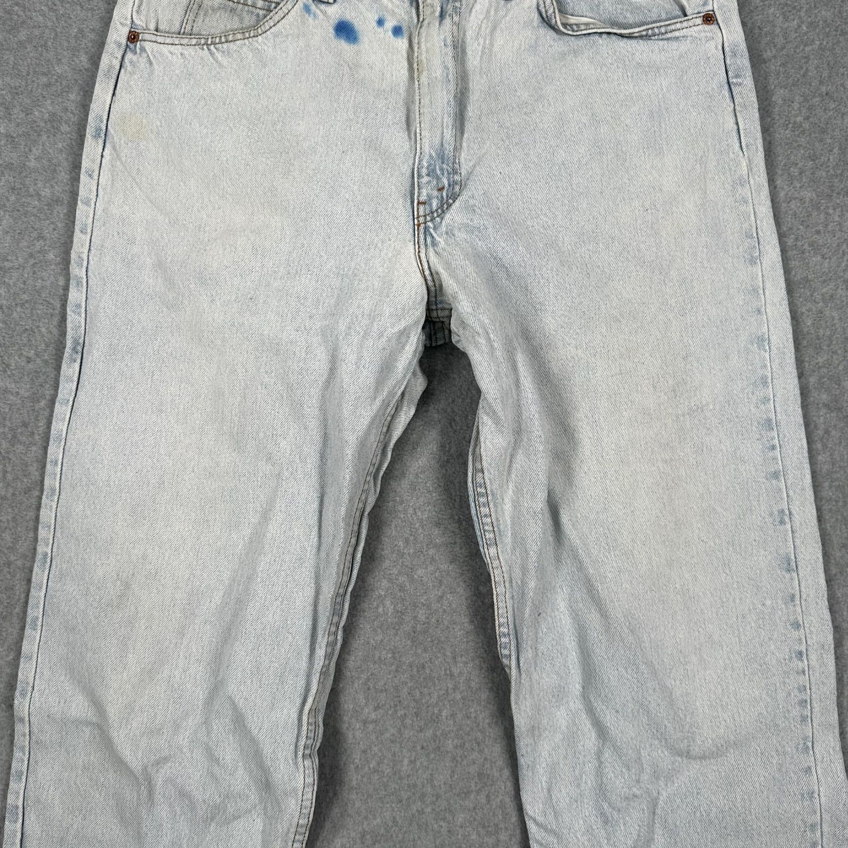 Levi's VINTAGE Levis 550 Jeans Mens 38x32 Light Wash Blue Relaxed Distressed Stained Grunge 90s Size US 38 / EU 54 - 6 Thumbnail