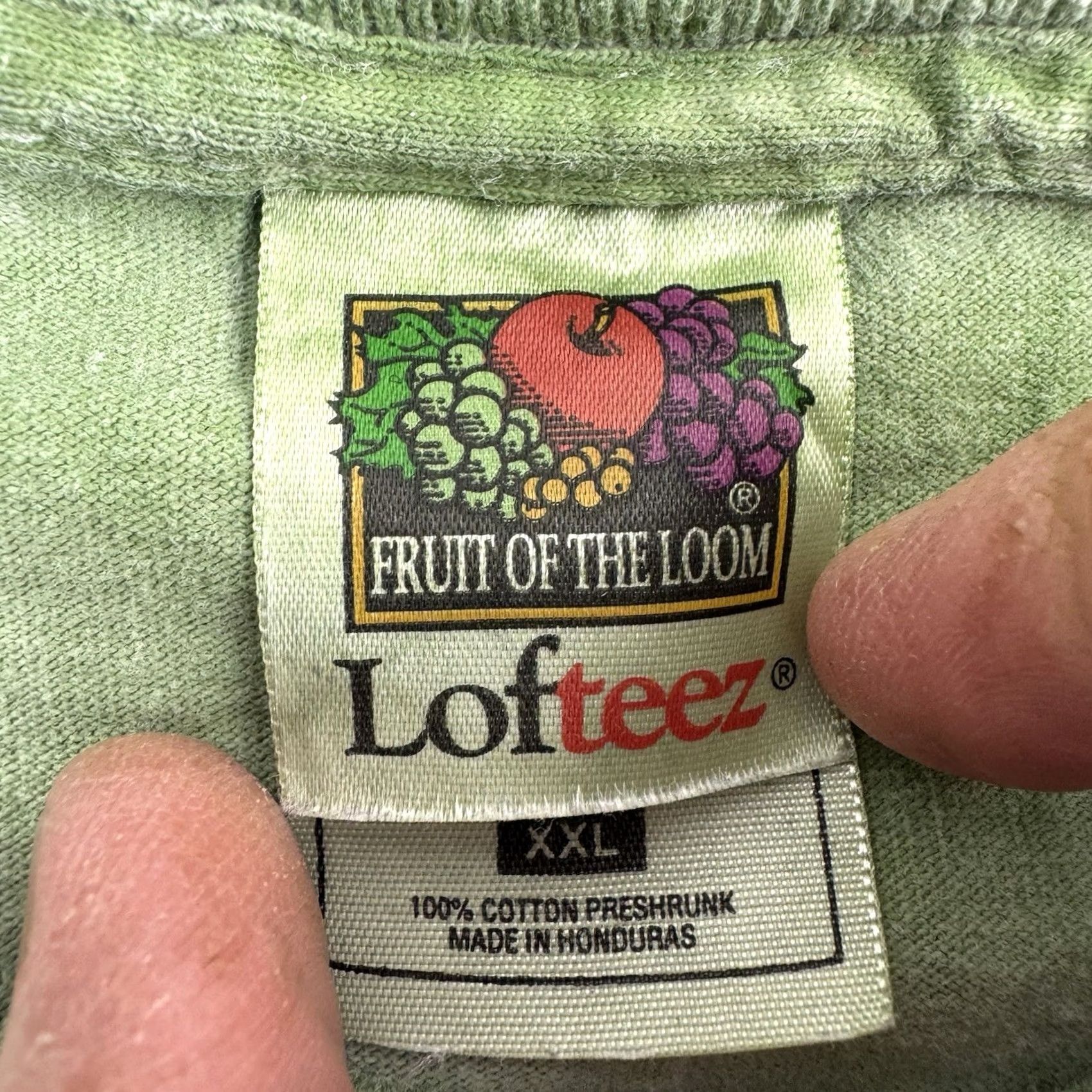 Fruit Of The Loom VINTAGE Fruit of the Loom T-Shirt 2XL Green Nature 90s Outdoor Apples Birds Animals Mens Size US XXL / EU 58 / 5 - 6 Thumbnail
