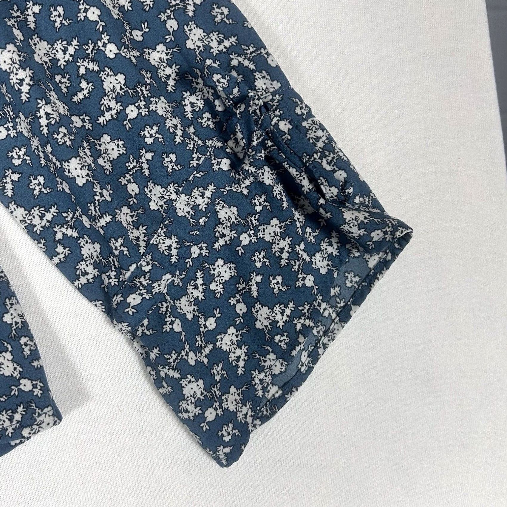 Vintage Maurices Blouse Shirt Womens Medium Blue Long Sleeve Round Neck Floral Beaded Button Ruffle Casual Size M / US 6-8 / IT 42-44 - 6 Thumbnail