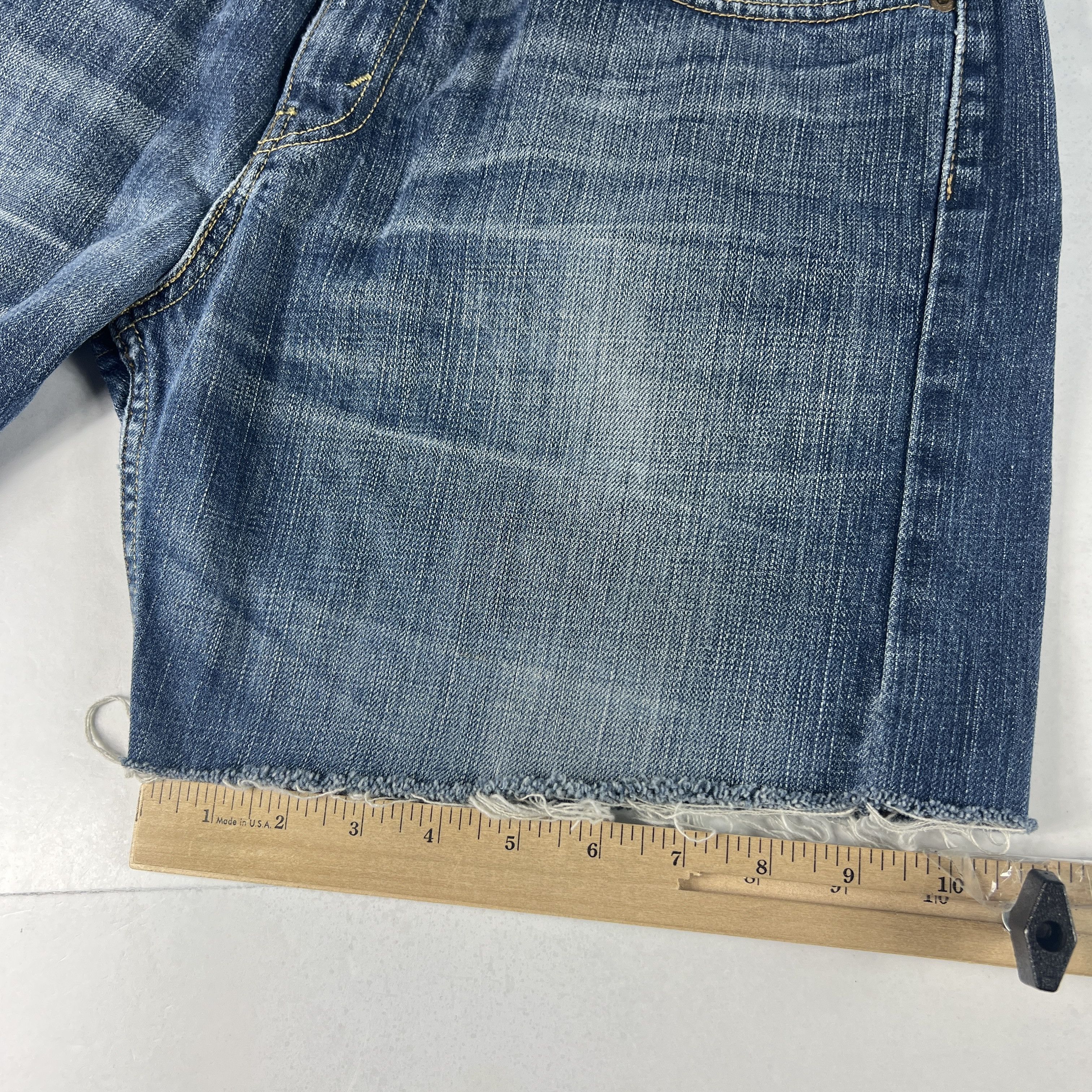 Levi's Levi's Jean Shorts 569 Loose Cut Off Faded Denim Jorts Size US 35 - 14 Thumbnail