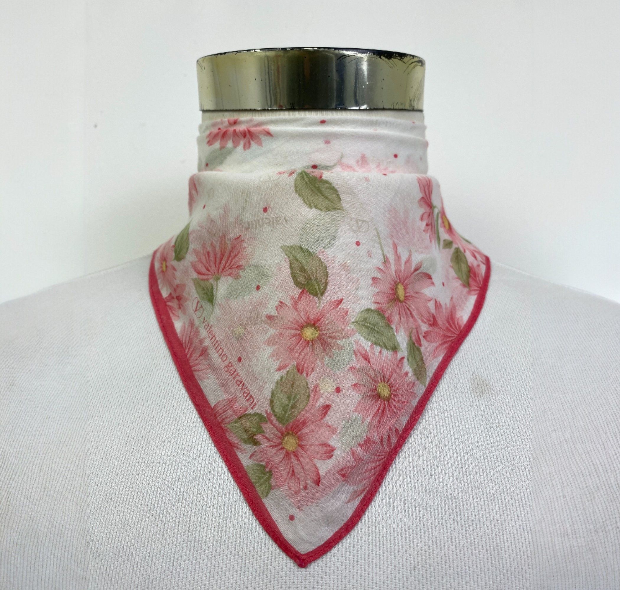 Valentino Valentino Garavani Handkechief / Neckerchief HKC1080 Size ONE SIZE - 1 Thumbnail