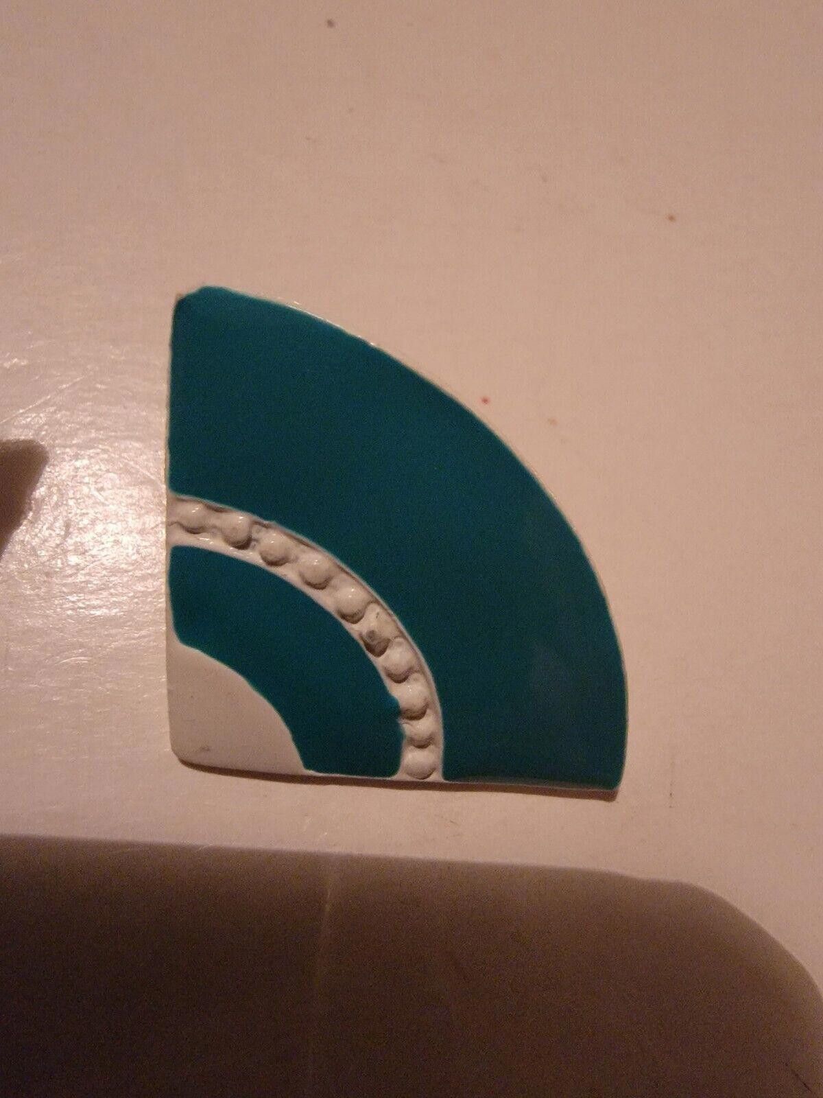 The Unbranded Brand Vintage Womens Earrings VTG Enamel Turquoise Fan Shaped Stud Size ONE SIZE - 4 Thumbnail