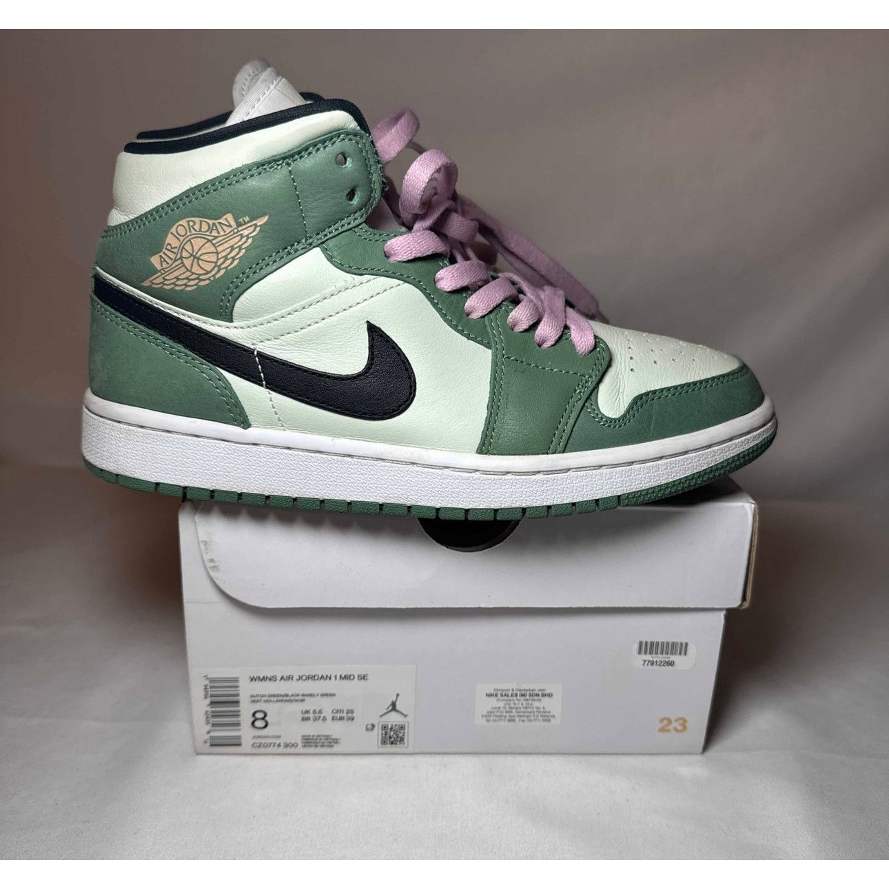 Jordan Brand × Nike Size 8 - Wmns Air Jordan 1 Mid SE Dutch Green Women's Shoes Size US 8 / IT 38 - 1 Thumbnail