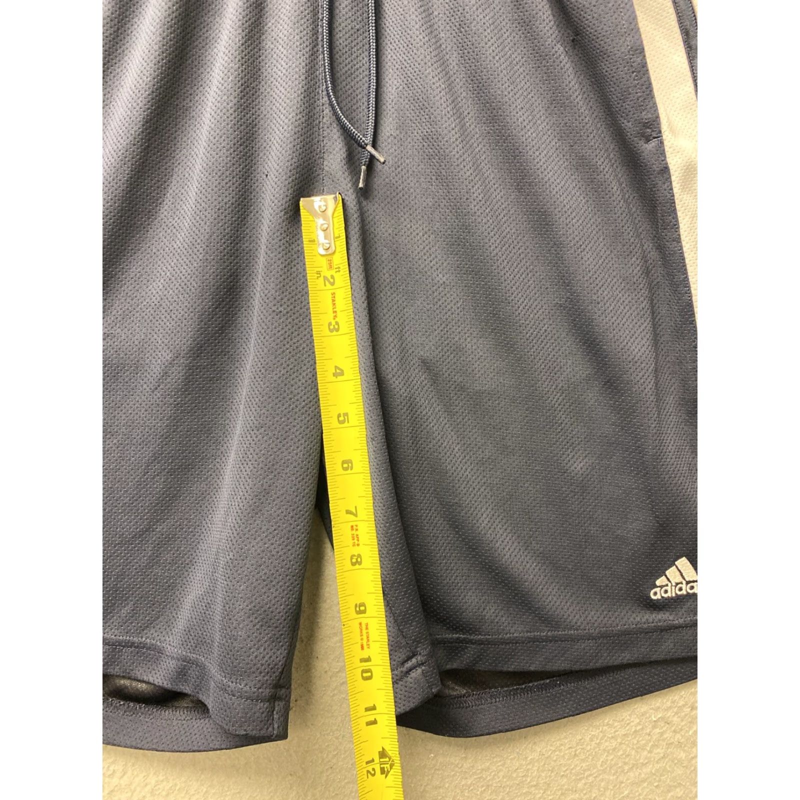 Adidas adidas Shorts Mens Medium Training Navy Blue 117-25 Regular Athletic Solid Breathable Elastic Waist Moisture Wicking Lightweight 30 in Inseam 8 in Size US 31 - 4 Thumbnail