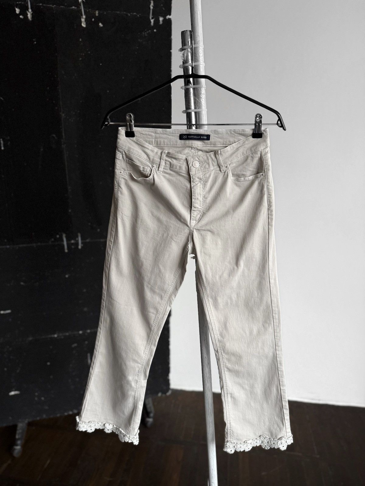Other Raffaello Rossi Womens VIC 6/8 Crop F Denim Pants Pockets Size 28" / US 6 / IT 42 - 4 Thumbnail