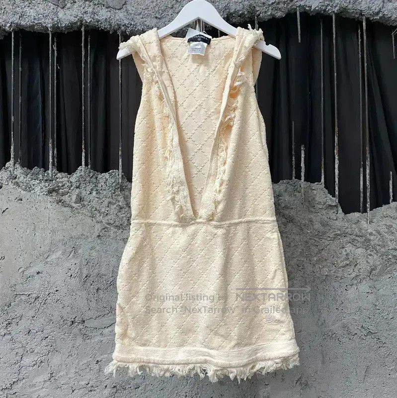 Chanel Chanel Summer Sleeveless Dress in Beige . Size XXS / US 00 / IT 34 - 1 Thumbnail