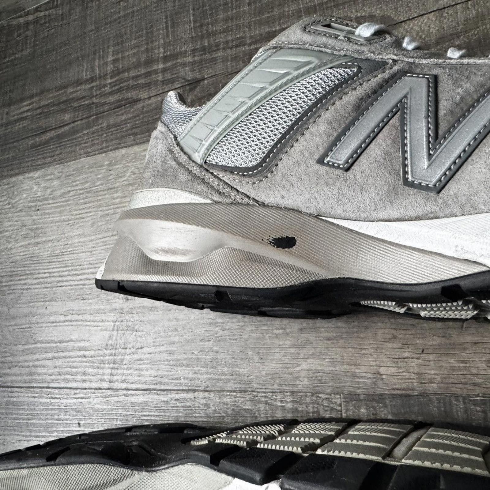 New Balance NEW BALANCE • 990v5 "MiUSA Grey" (13M) Size US 13 / EU 46 - 7 Thumbnail