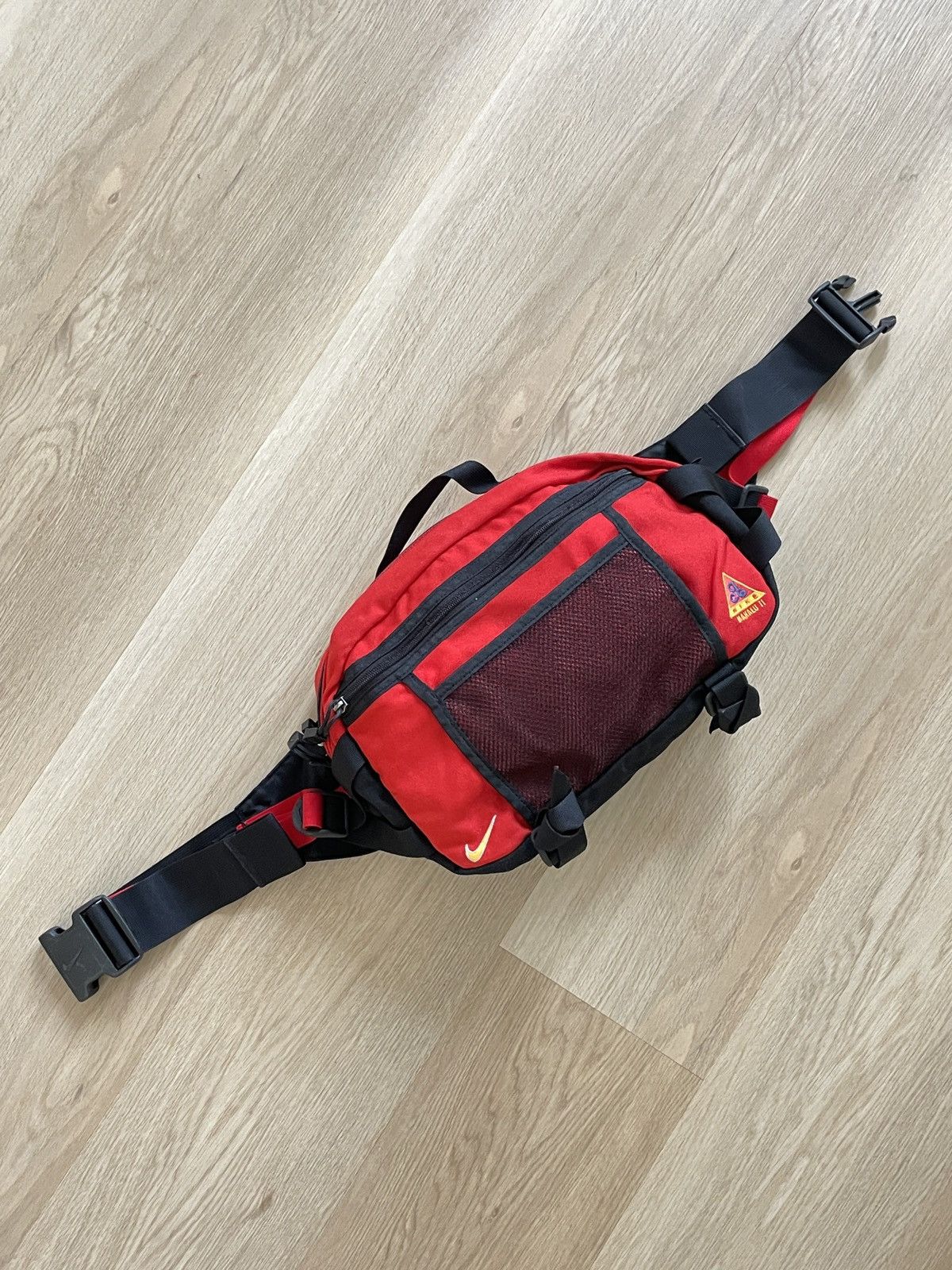 Nike ACG 🆘 Vintage Nike ACG Makalu 2 Fanny Side Pack Japan Red Size ONE SIZE - 6 Thumbnail
