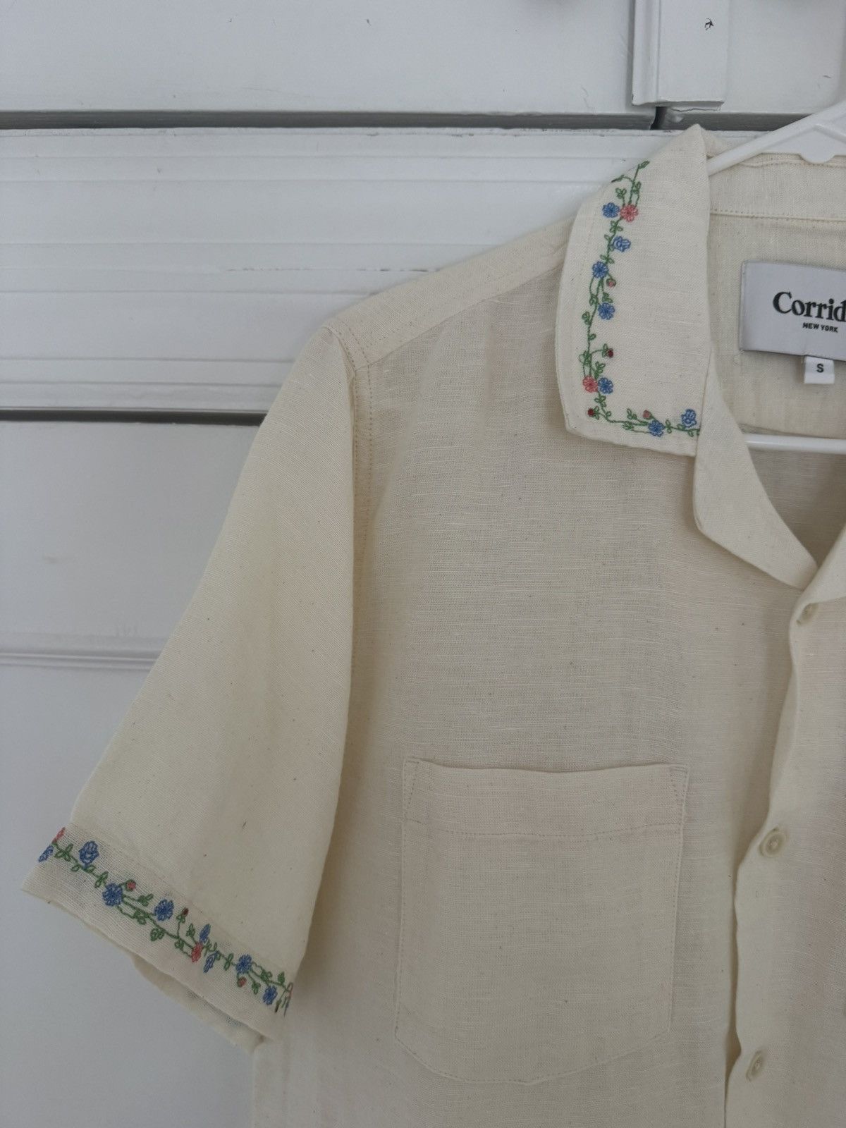 Corridor Corridor Spring Bouquet Vacation Shirt Small NWT Embroidered Size US S / EU 44-46 / 1 - 3 Thumbnail