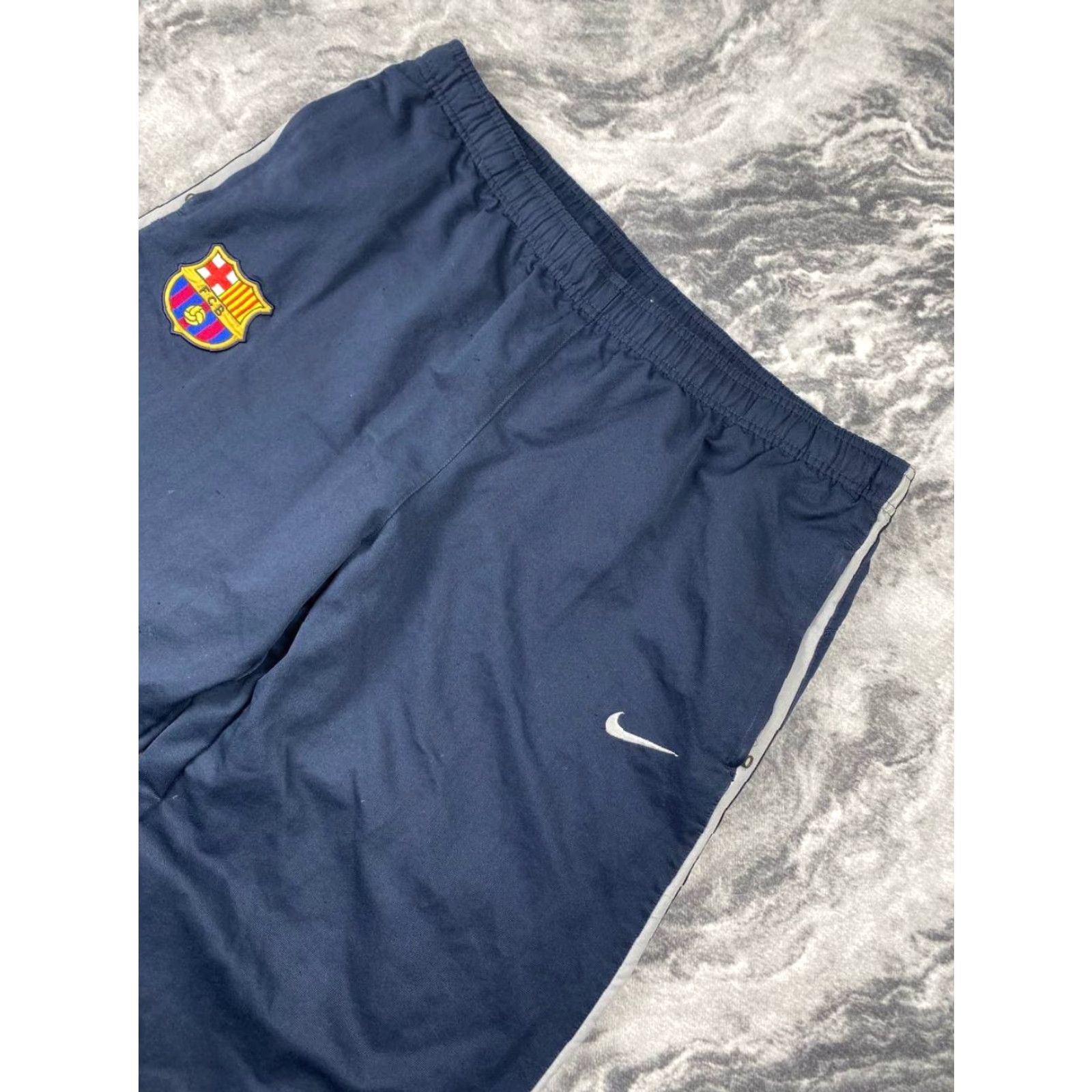 Nike Vintage Nike FC Barcelona Nylon Track Pants Men XL Blue 90s Soccer Activewear Pants Size US 36 / EU 52 - 2 Thumbnail