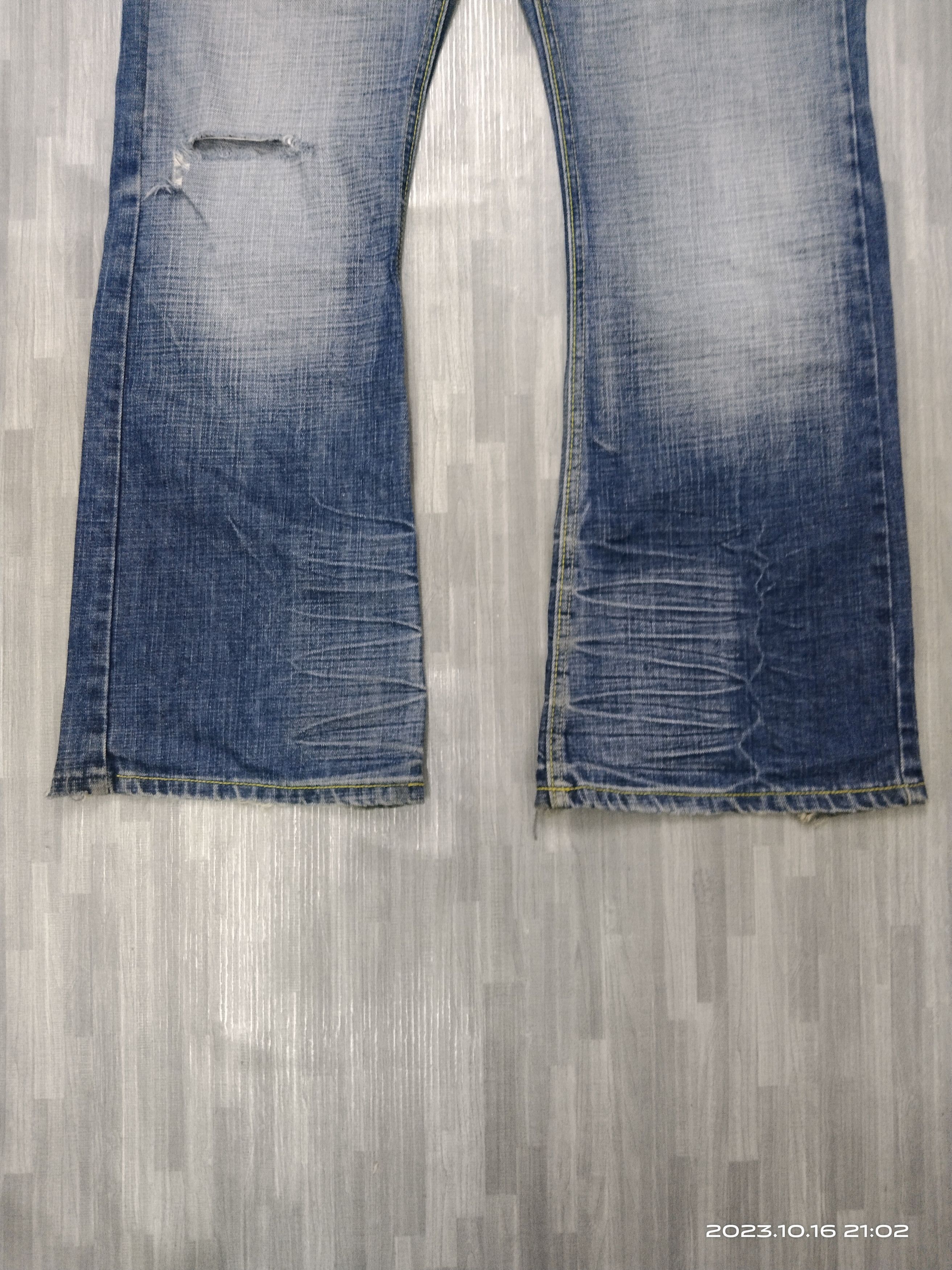 Japanese Brand SICK RIPED FLARE SMOG DENIM PANTS Size US 33 - 9 Thumbnail