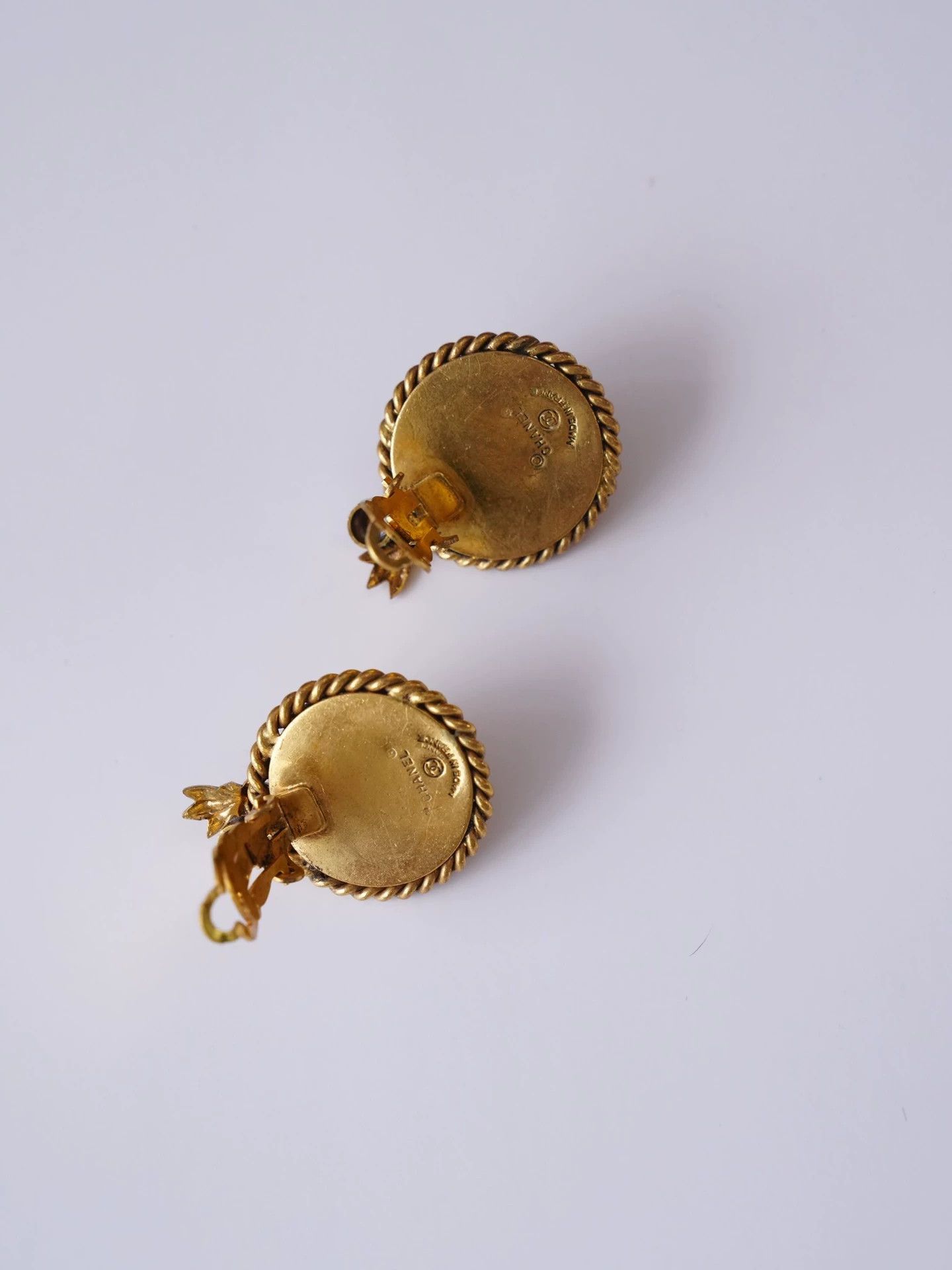 Chanel Chanel Vintage Green Glass Round Clip-On Earrings Size ONE SIZE - 4 Thumbnail