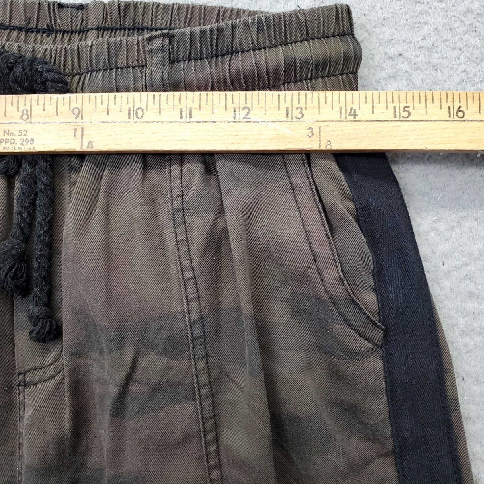 Vintage Havana Vintage Havana Cargo Pants Womens S Camouflage Elastic Waist Drawstring Pockets Wide? No, keep cargo. Size 28" / US 6 / IT 42 - 6 Thumbnail