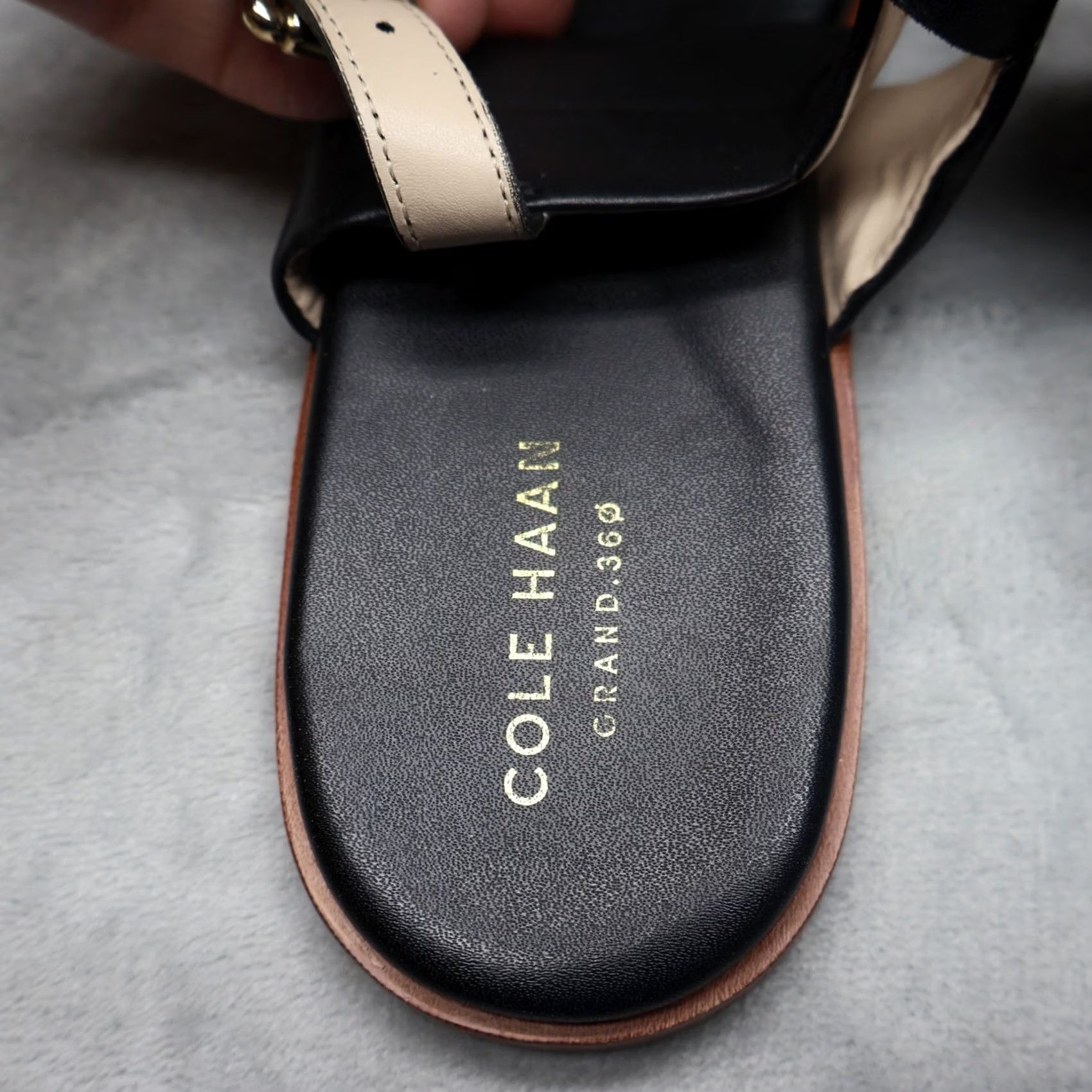 Cole Haan Cole Haan Women Sandals Black Leather T-Strap Buckle Flat Summer 9.5B Size US 10 / IT 40 - 6 Thumbnail