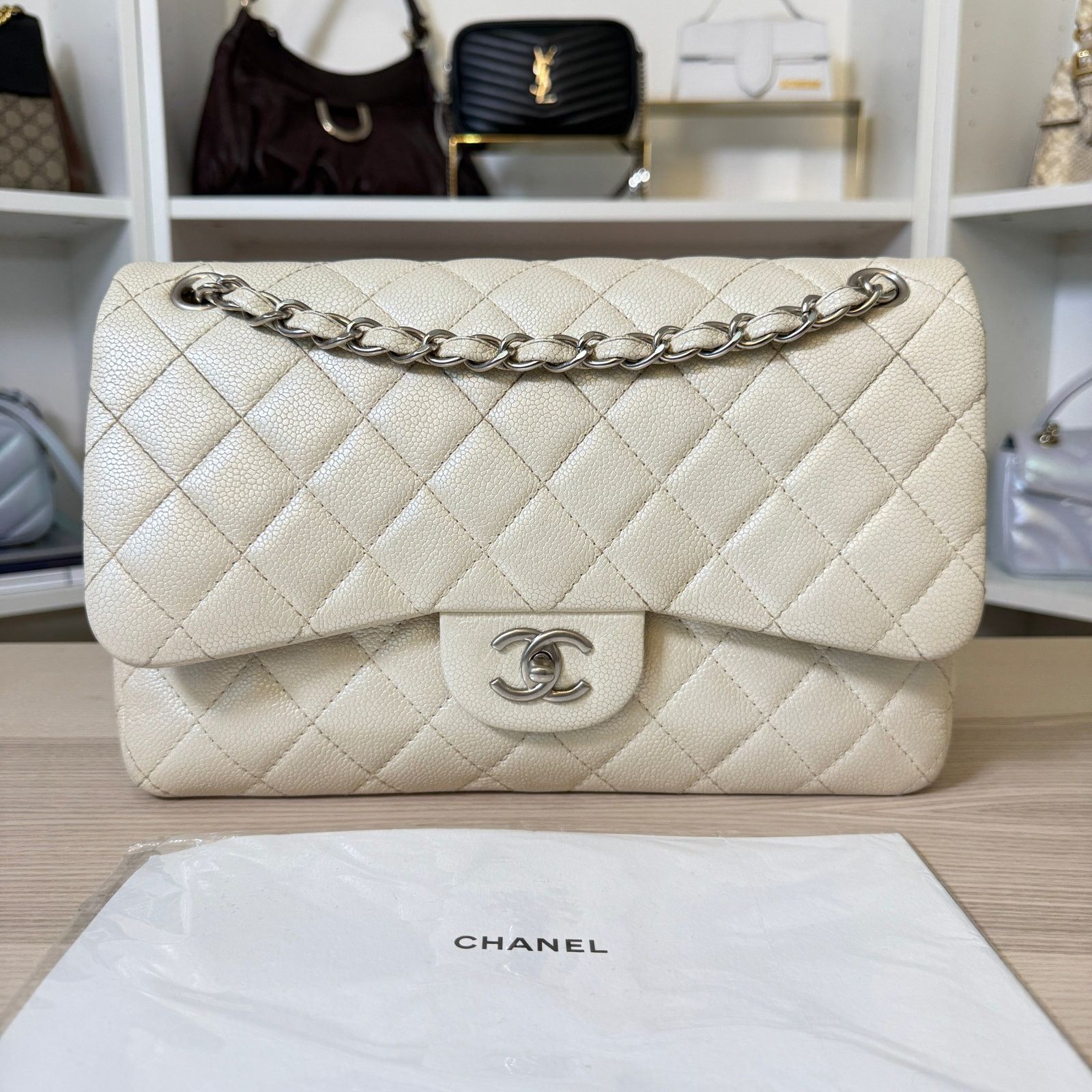 Chanel Chanel Pearly Caviar Quilted Jumbo Double Flap Dark White Size ONE SIZE - 1 Thumbnail