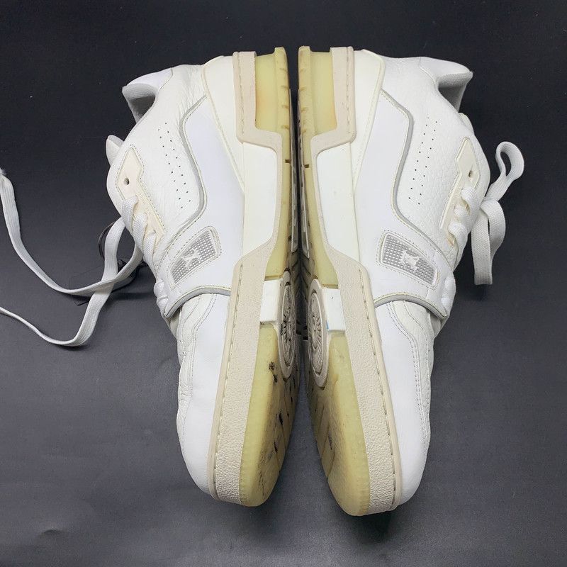 Louis Vuitton Louis Vuitton Trainer Low Top Sneakers in White Size US 7 / IT 37 - 7 Thumbnail