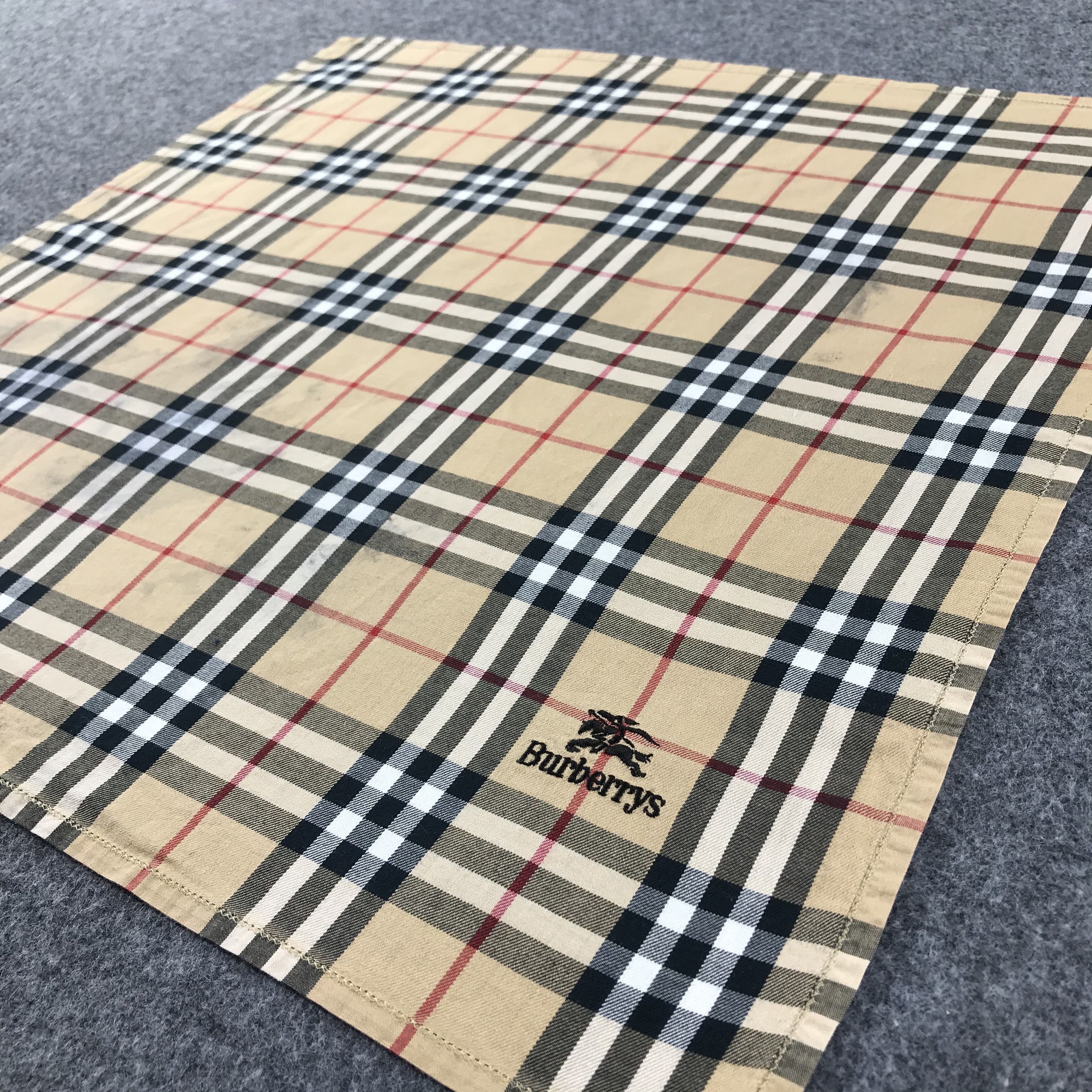 Burberry Burberrys Nova Check Handkerchief Neckerchief Bandana H289 Size ONE SIZE - 1 Thumbnail