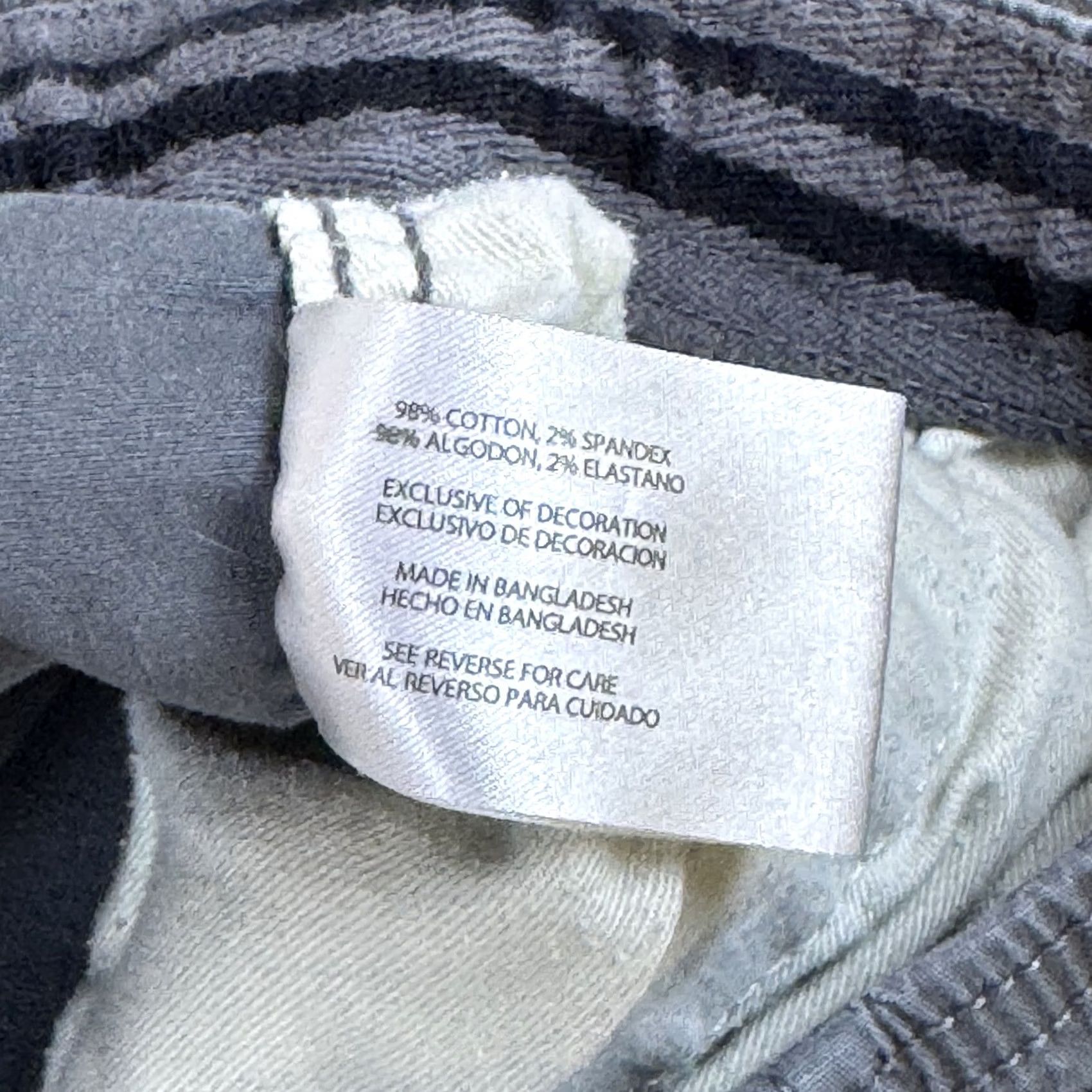 Gap GAP Shorts Mens 2XL Gray Casual Drawstring Stretch Elastic Waist Pockets Size US 39 - 3 Thumbnail