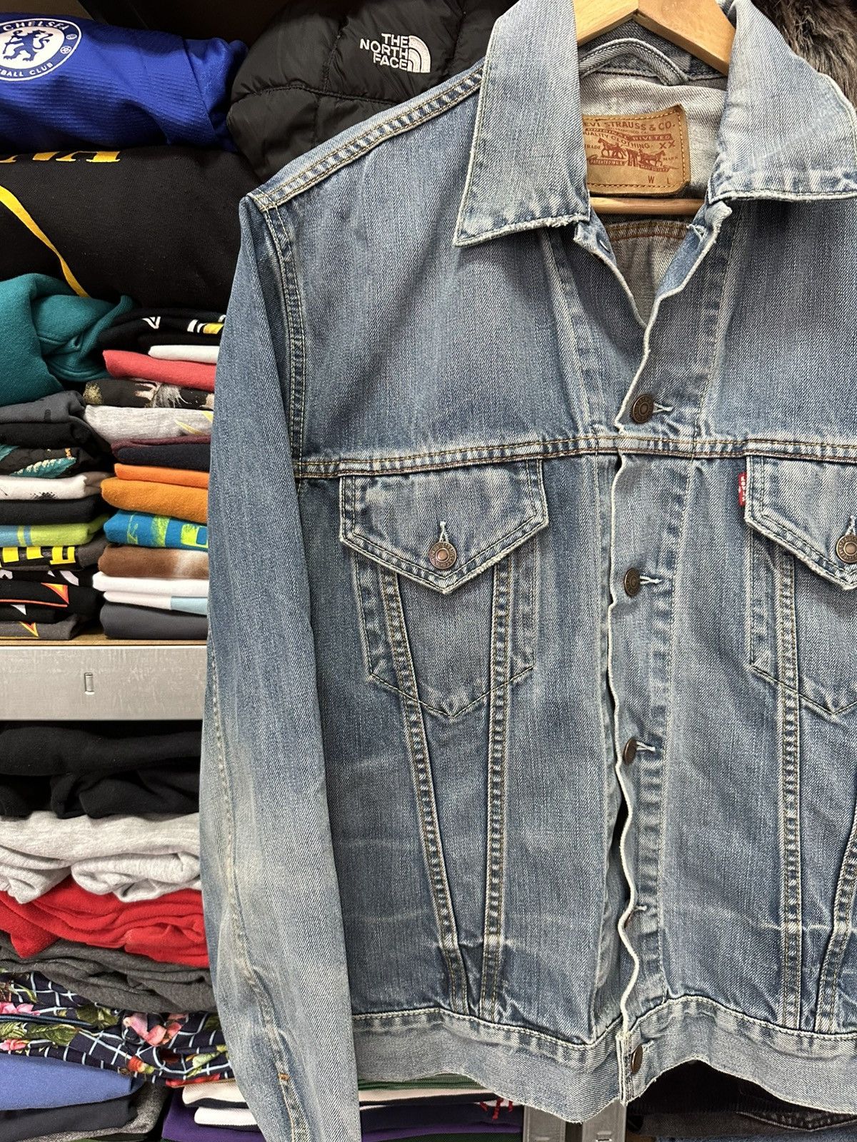 Levi's Vintage Clothing Vintage Levi’s Denim Jacket Washed Blue Trucker 90s Hype Size US XL / EU 56 / 4 - 8 Thumbnail