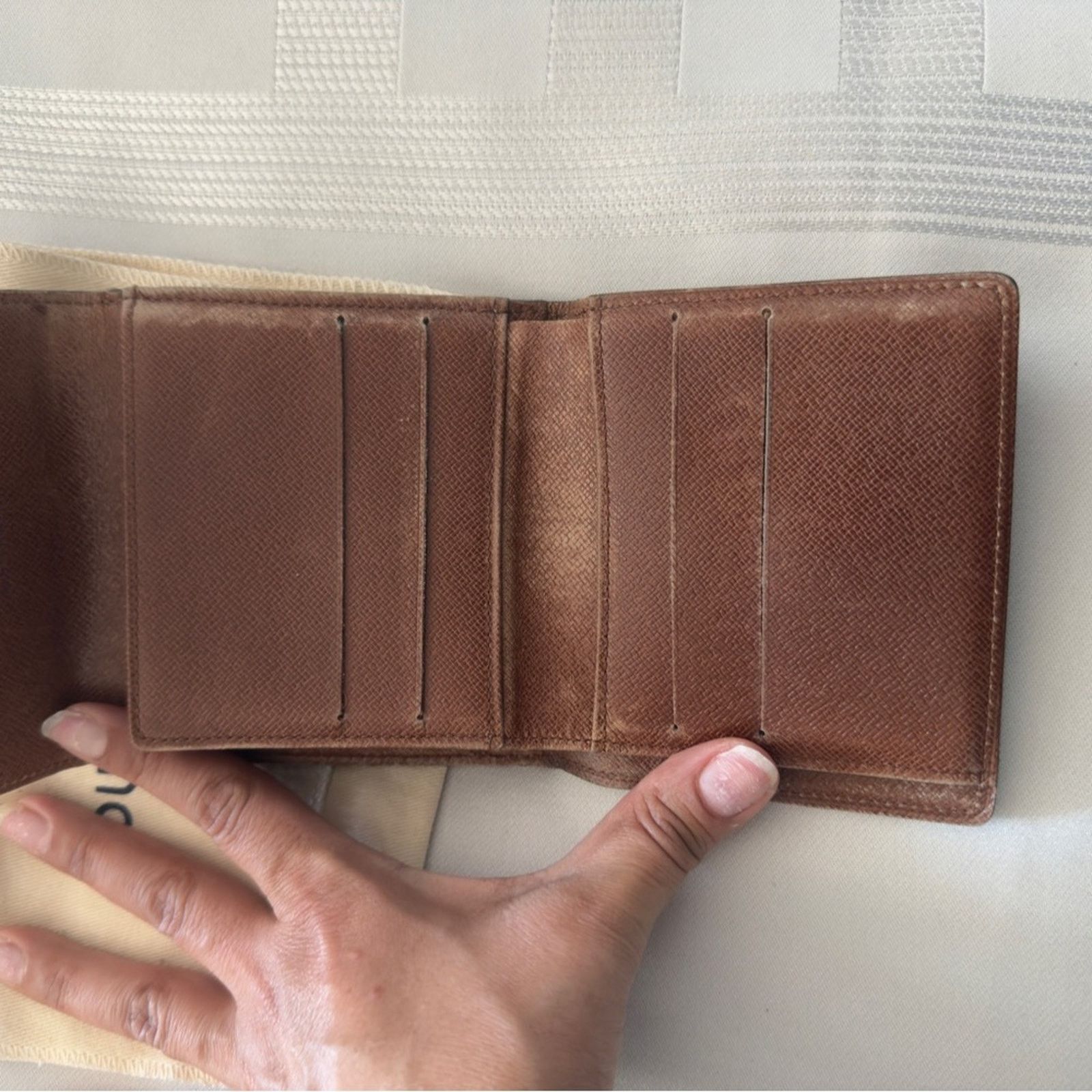 Louis Vuitton Louis Vuitton Monogram Canvas Compact Card Holder Size ONE SIZE - 4 Thumbnail