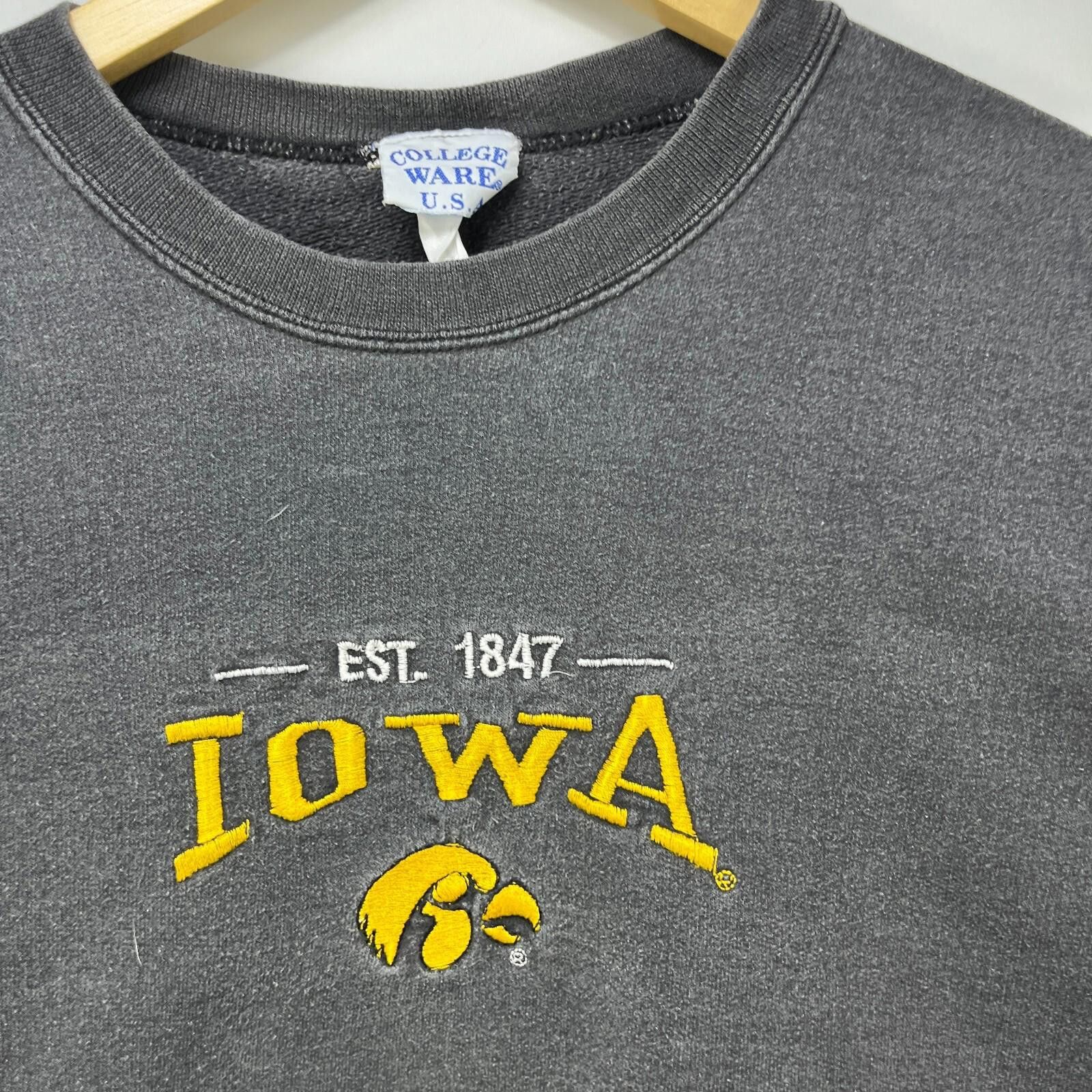 Other Vintage Iowa Hawkeyes University Faded Sweatshirt Large/XL Size ONE SIZE - 3 Thumbnail