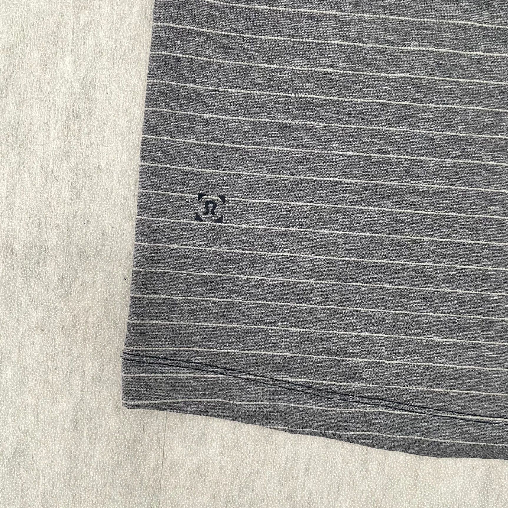 Lululemon VINTAGE Lululemon Polo Shirt Men XL Short Sleeve Gray Striped Athleisure Size US XL / EU 56 / 4 - 5 Thumbnail